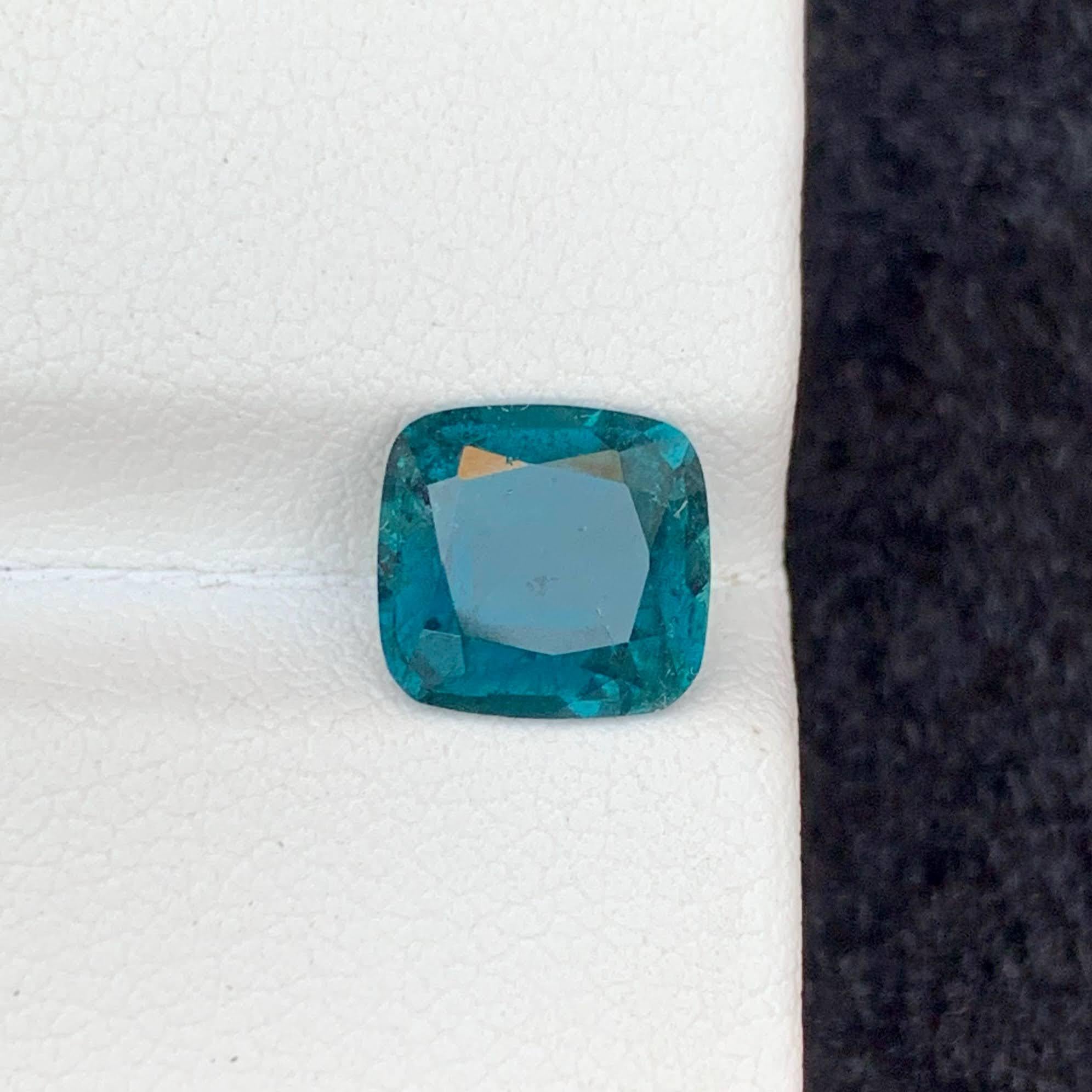 Poids 2,40 carats 
Dimensions 8.5x8.0x4.9mm
Traitement Aucun 
Origine afghane 
Clarity SI
Forme Coupe Coussin 





Cette tourmaline bleue Indicolite naturelle en vrac de 2,40 carats présente une étonnante taille en coussin, mettant en valeur sa