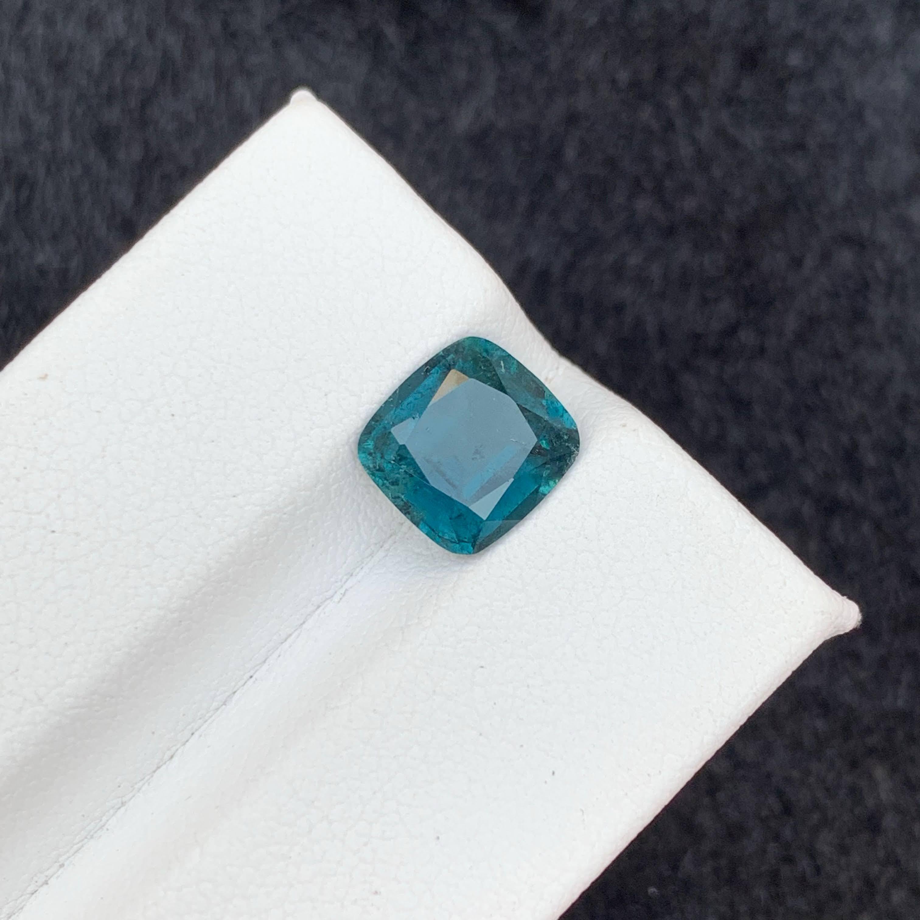 Moderne 2.40 Carat Natural Loose Indicate Blue Tourmaline Cushion Cut Afghan Gemstone (pierre précieuse afghane) en vente
