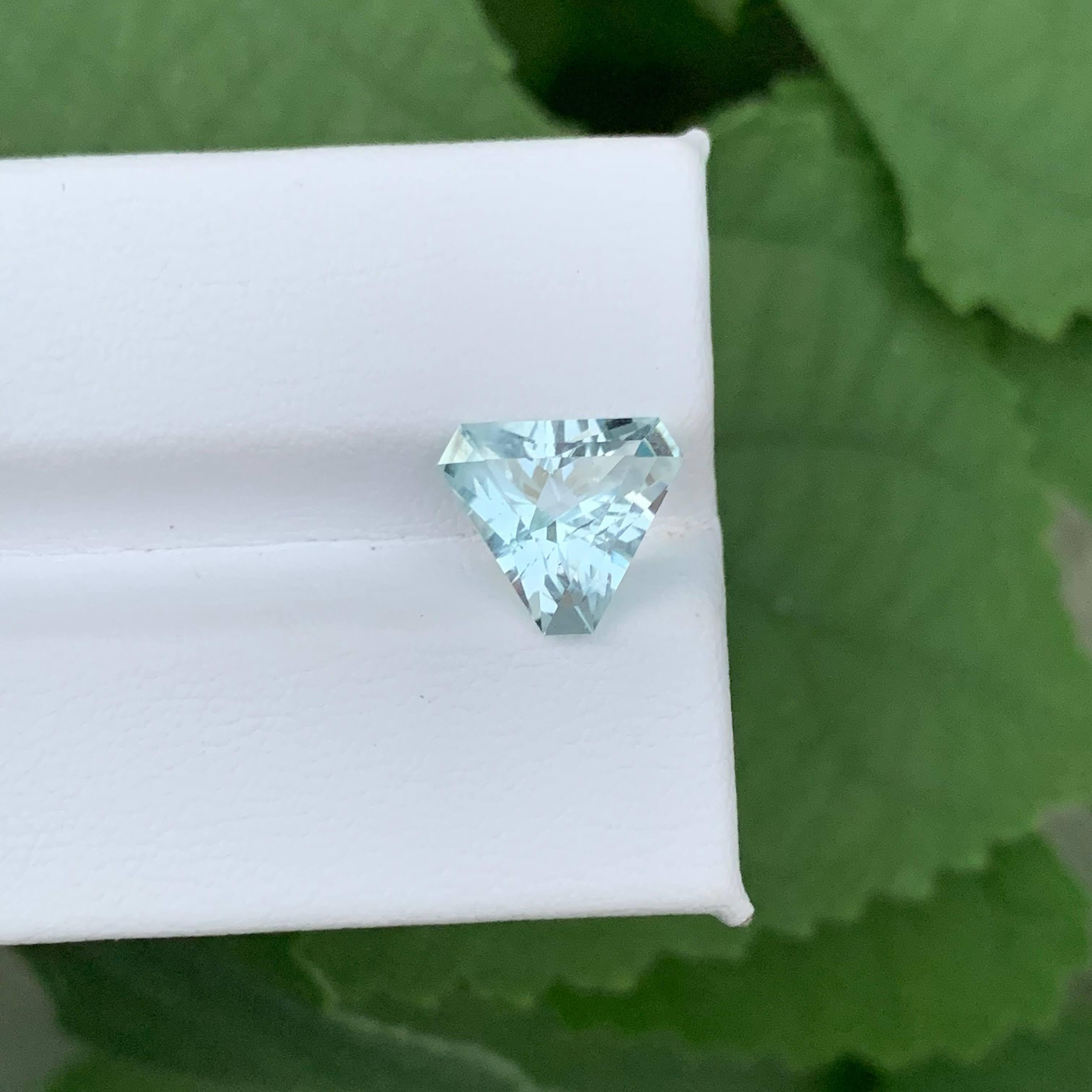 2.40 Carat Natural Loose Light Blue Aquamarine Trilliant Cut Pakistani Gemstone For Sale 4