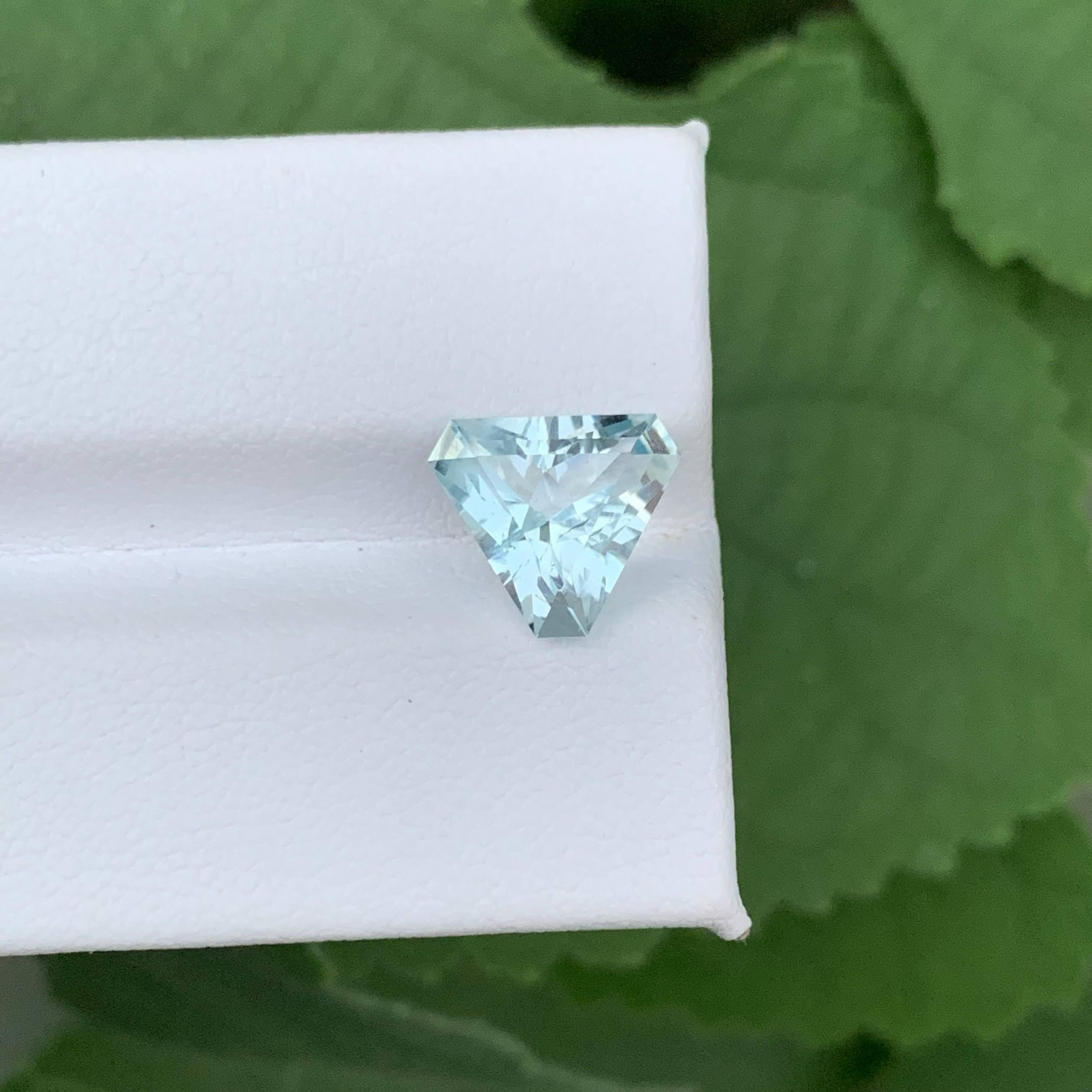 2.40 Carat Natural Loose Light Blue Aquamarine Trilliant Cut Pakistani Gemstone For Sale 5
