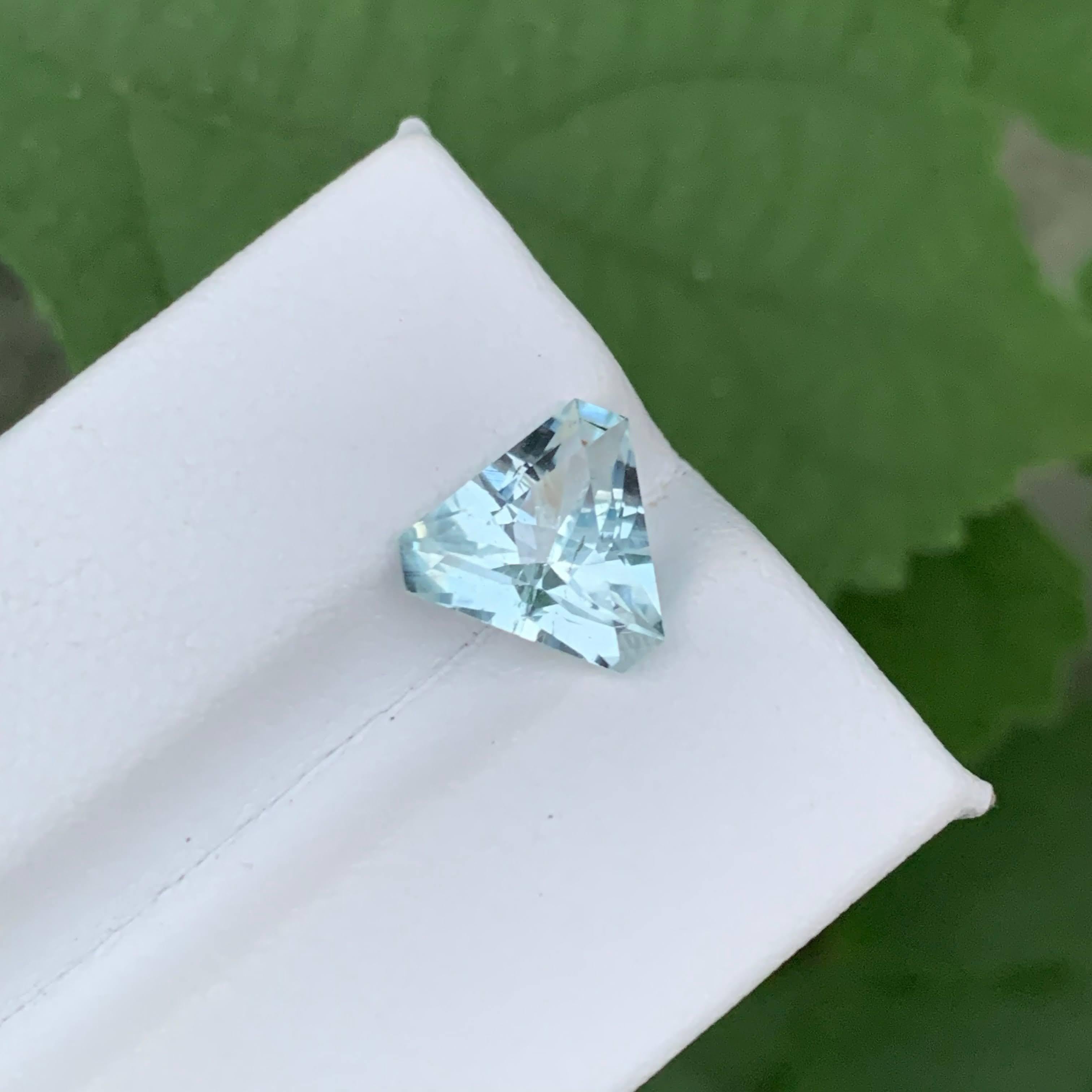 2.40 Carat Natural Loose Light Blue Aquamarine Trilliant Cut Pakistani Gemstone For Sale 3