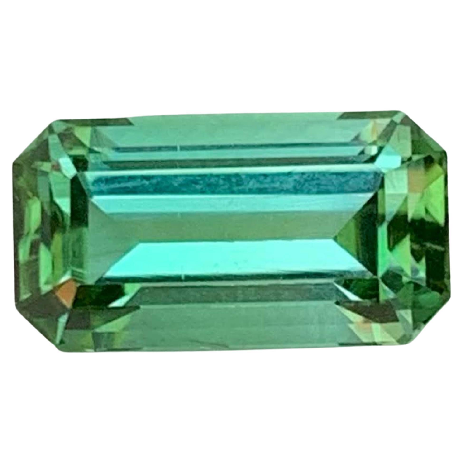 2.40 Carat Natural Loose Light Green Tourmaline Emerald Cut Afghan Gemstone (pierre précieuse afghane)