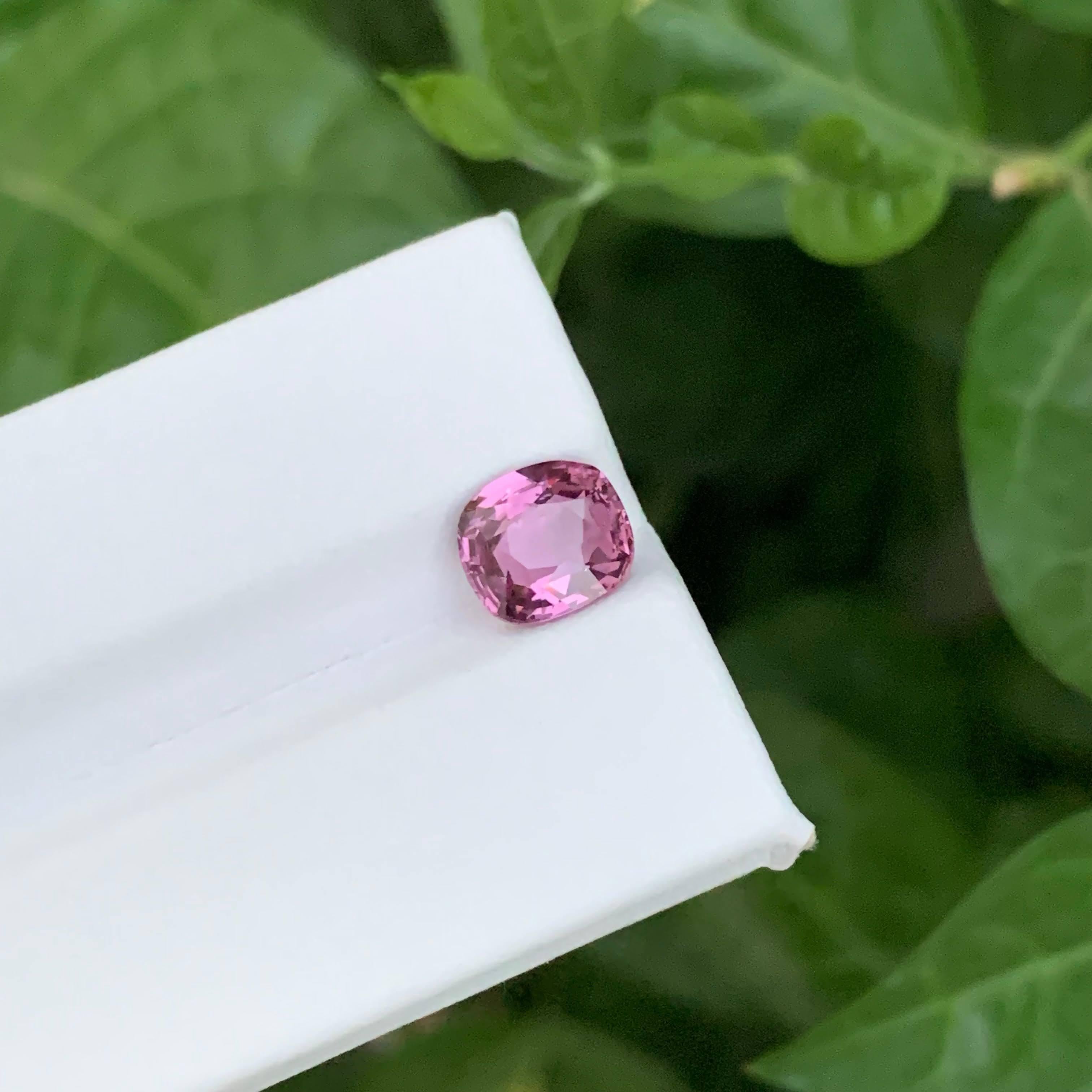 2.40 Karat Natürlicher Loser Rosa Spinell Stein Kissenschliff Tansanischer Edelstein im Angebot 5