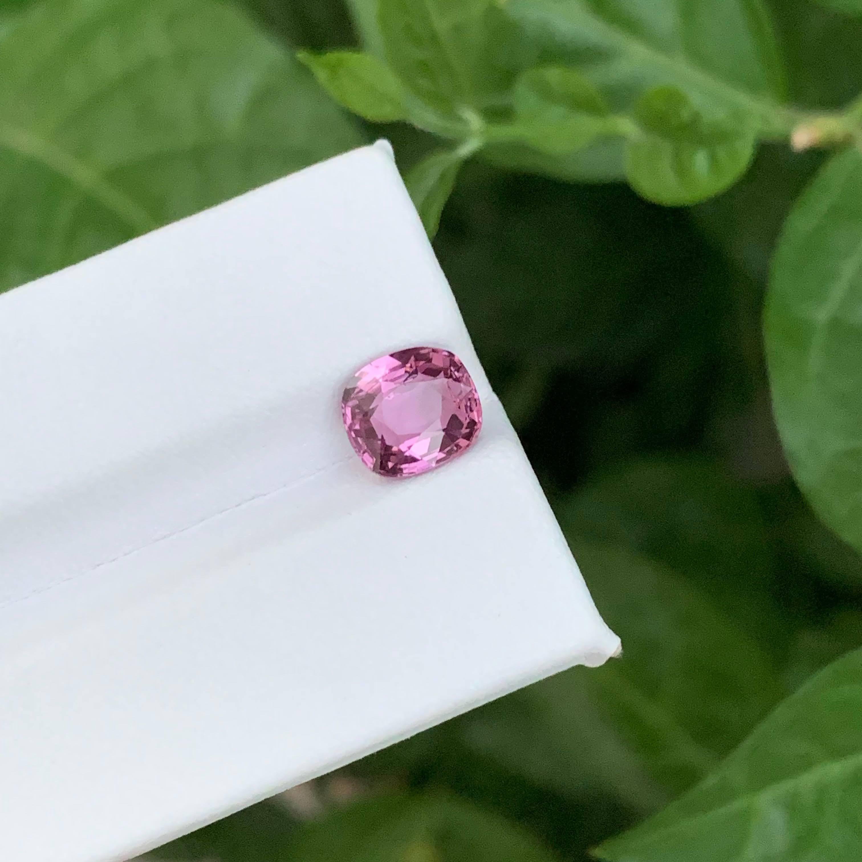 2.40 Karat Natürlicher Loser Rosa Spinell Stein Kissenschliff Tansanischer Edelstein im Angebot 6
