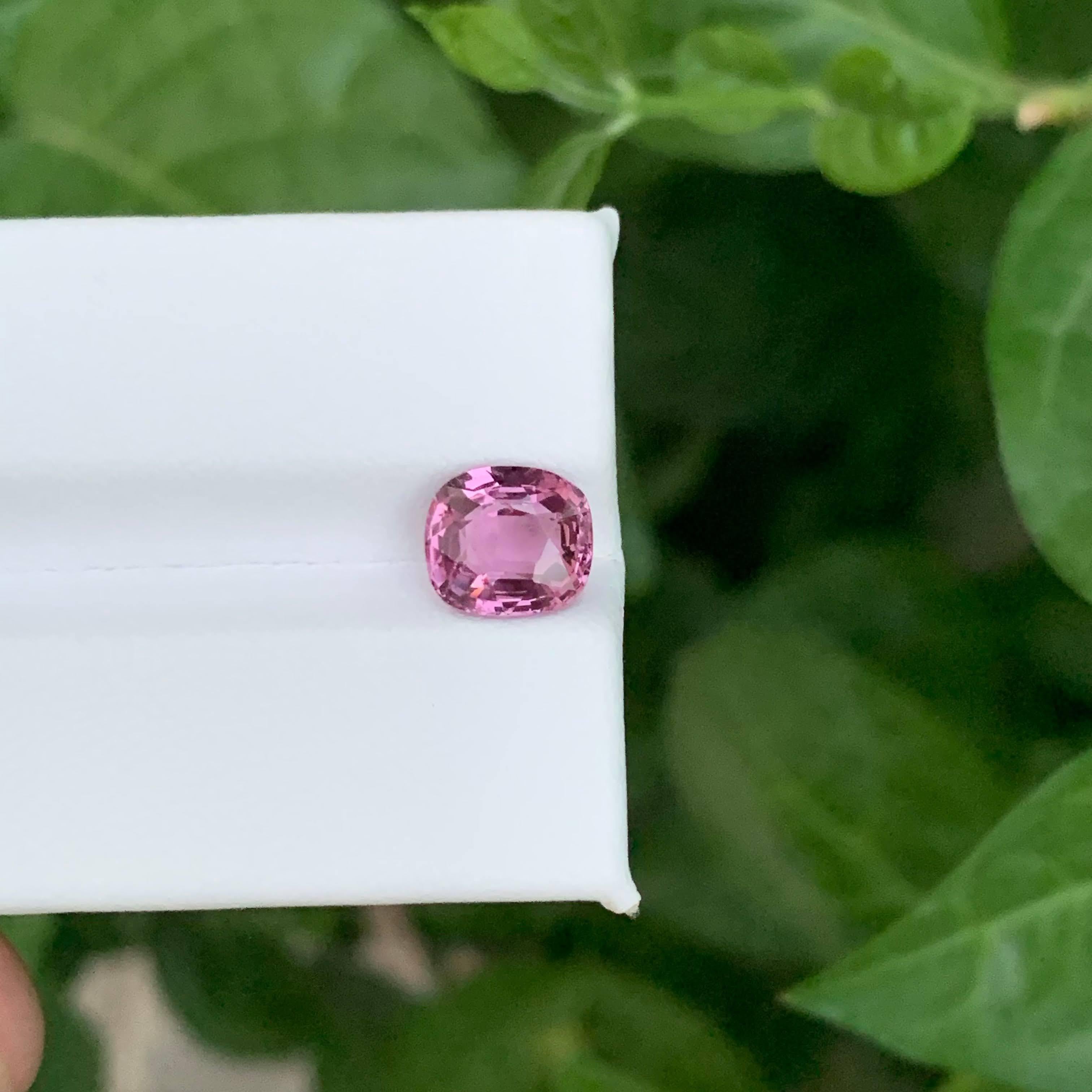 2.40 Karat Natürlicher Loser Rosa Spinell Stein Kissenschliff Tansanischer Edelstein im Angebot 2