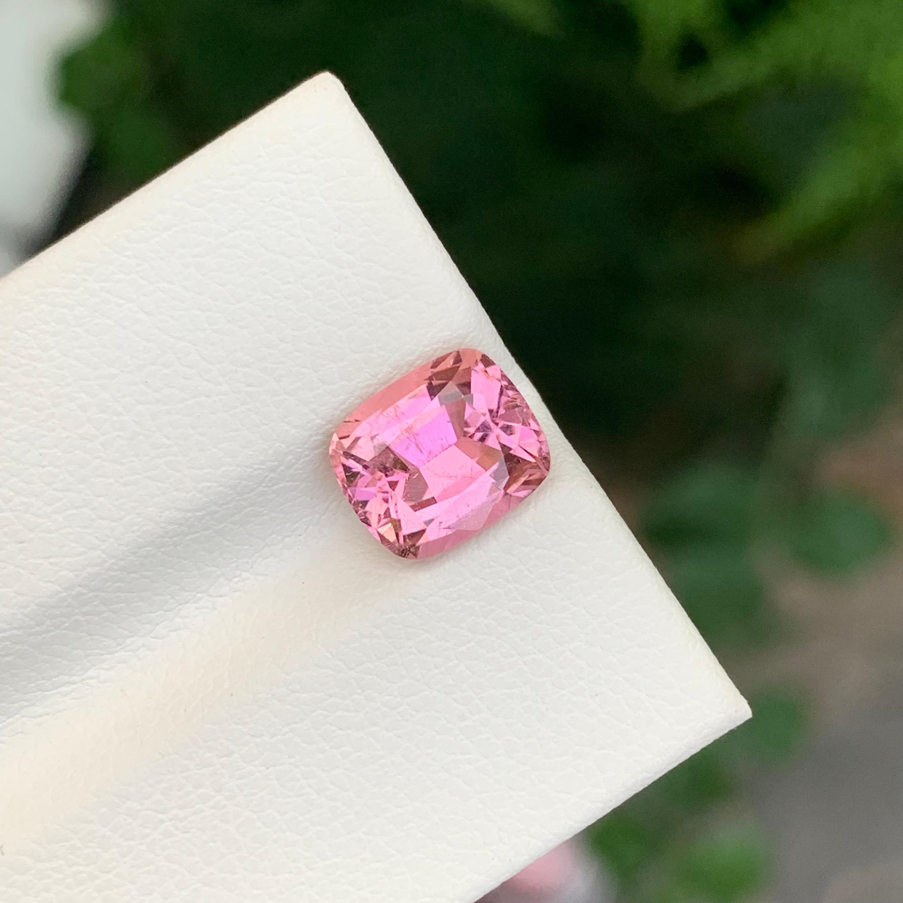 2,40 Karat natürlicher loser rosa Turmalin Cushion Shape Edelstein für Damen oder Herren im Angebot