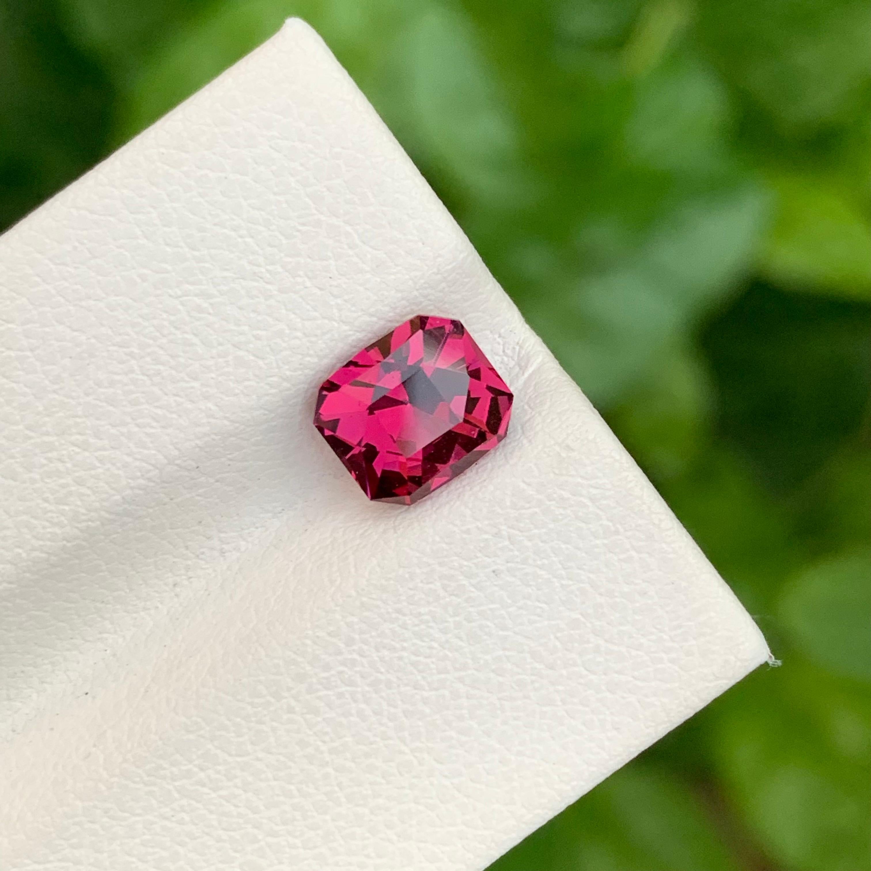 2.40 quilates de granate rodolita natural suelto en forma de cojín para joyería en venta 1
