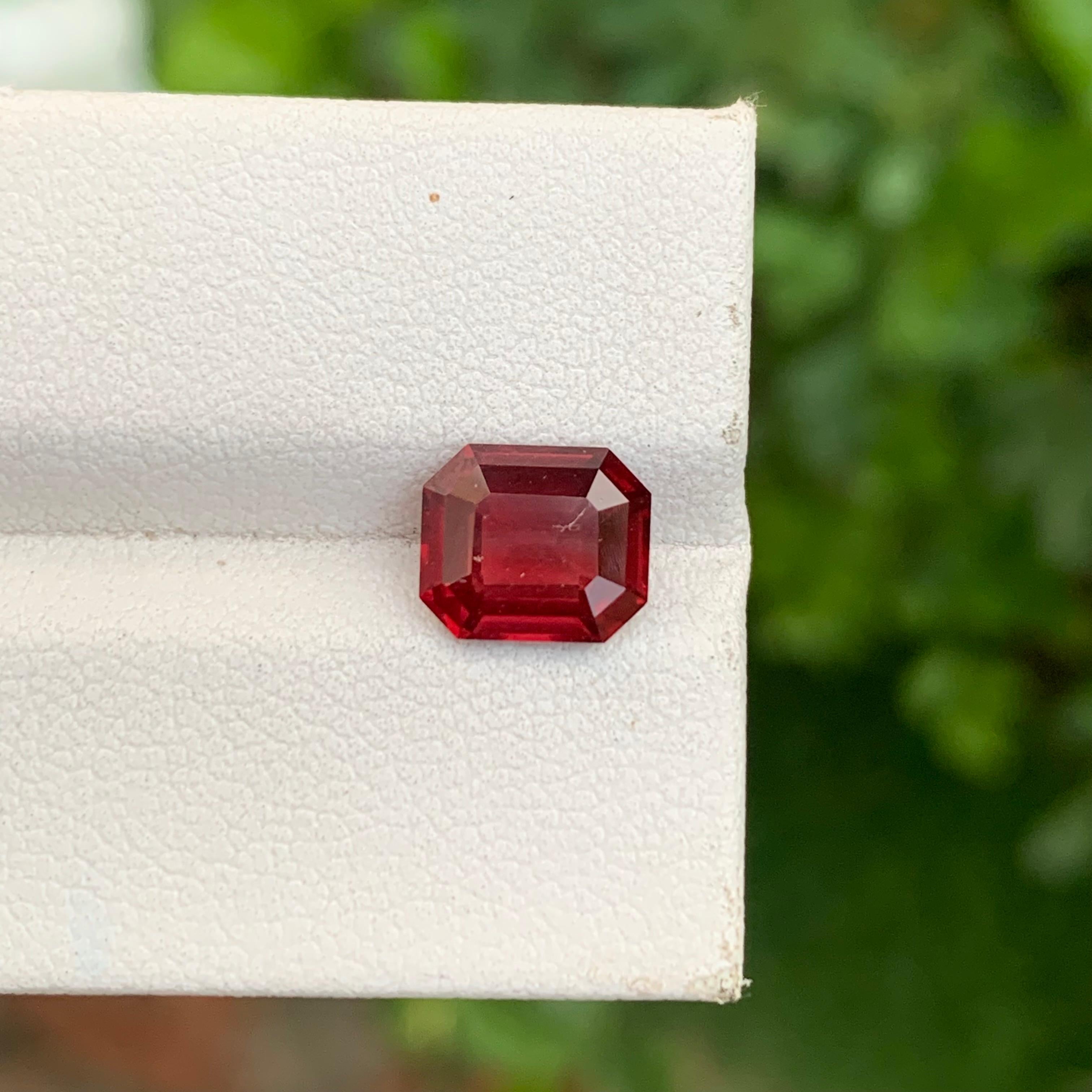 2,40 Karat natürlicher loser Rhodolith Granat Smaragd Form Edelstein für Ring (Arts and Crafts) im Angebot
