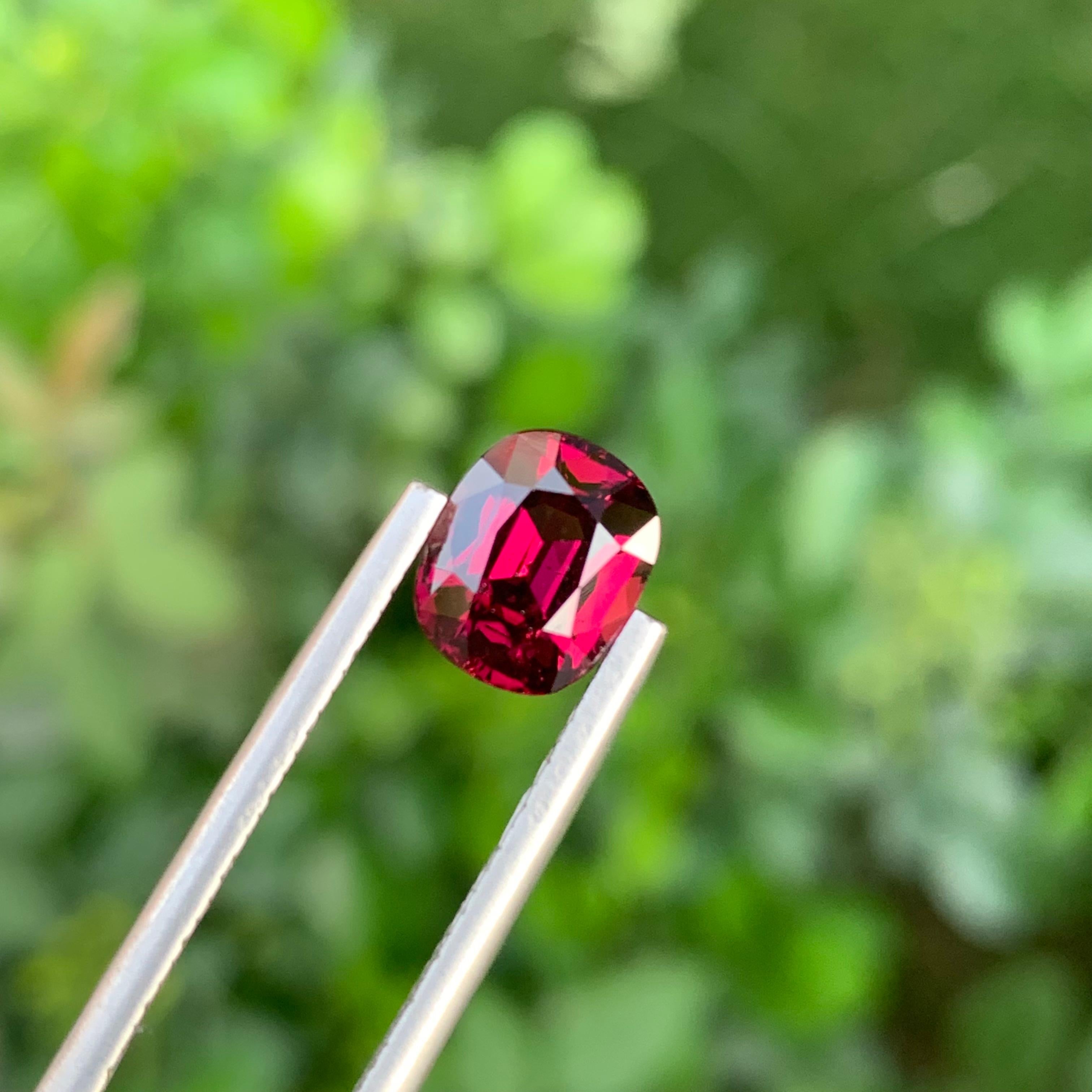 2,40 Karat natürlicher loser Rhodolith-Granat in ovaler Form für Ring im Angebot 2