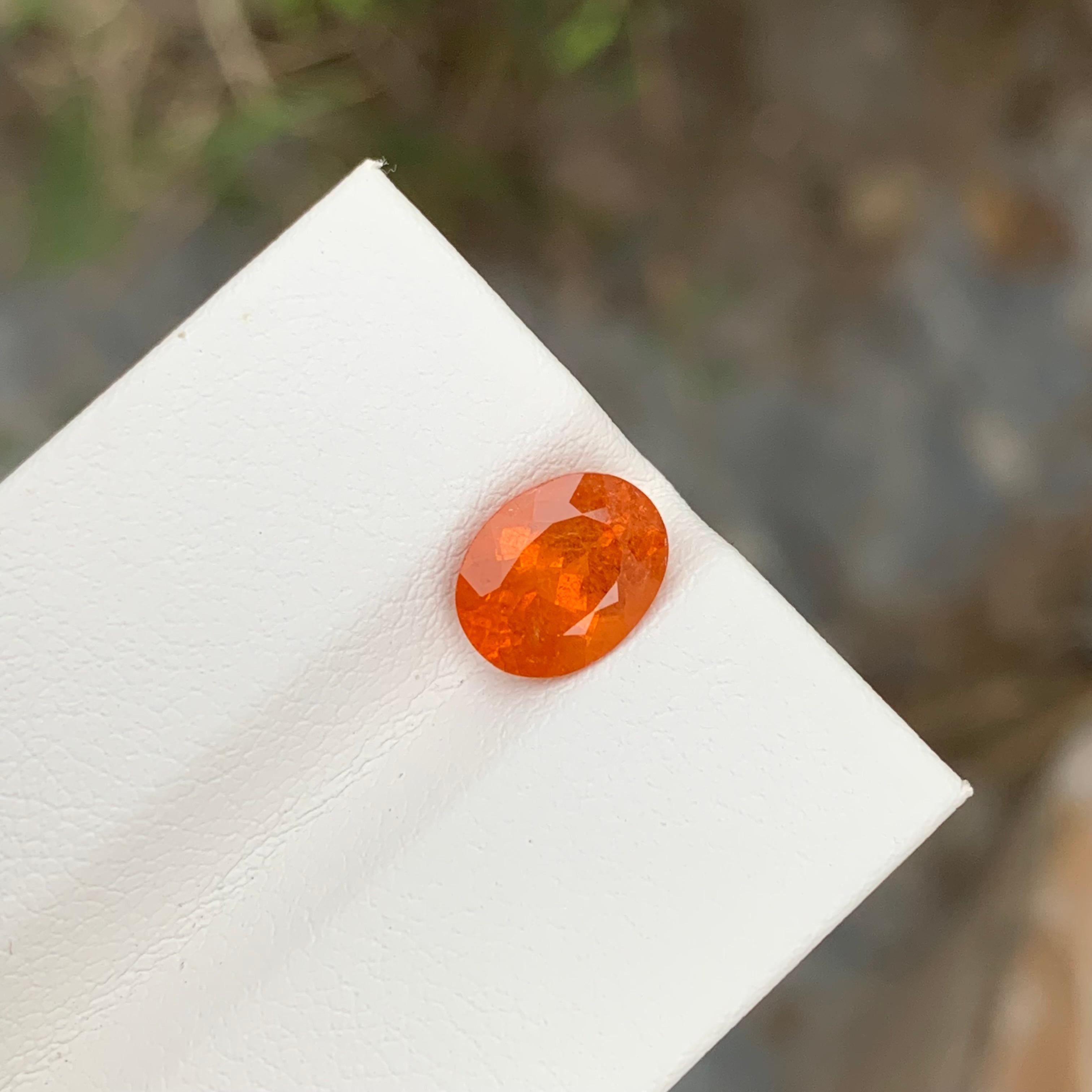 2.40 Carat Natural Loose Spessartine Garnet Oval Shape Gem For Ring Jewellery For Sale 4