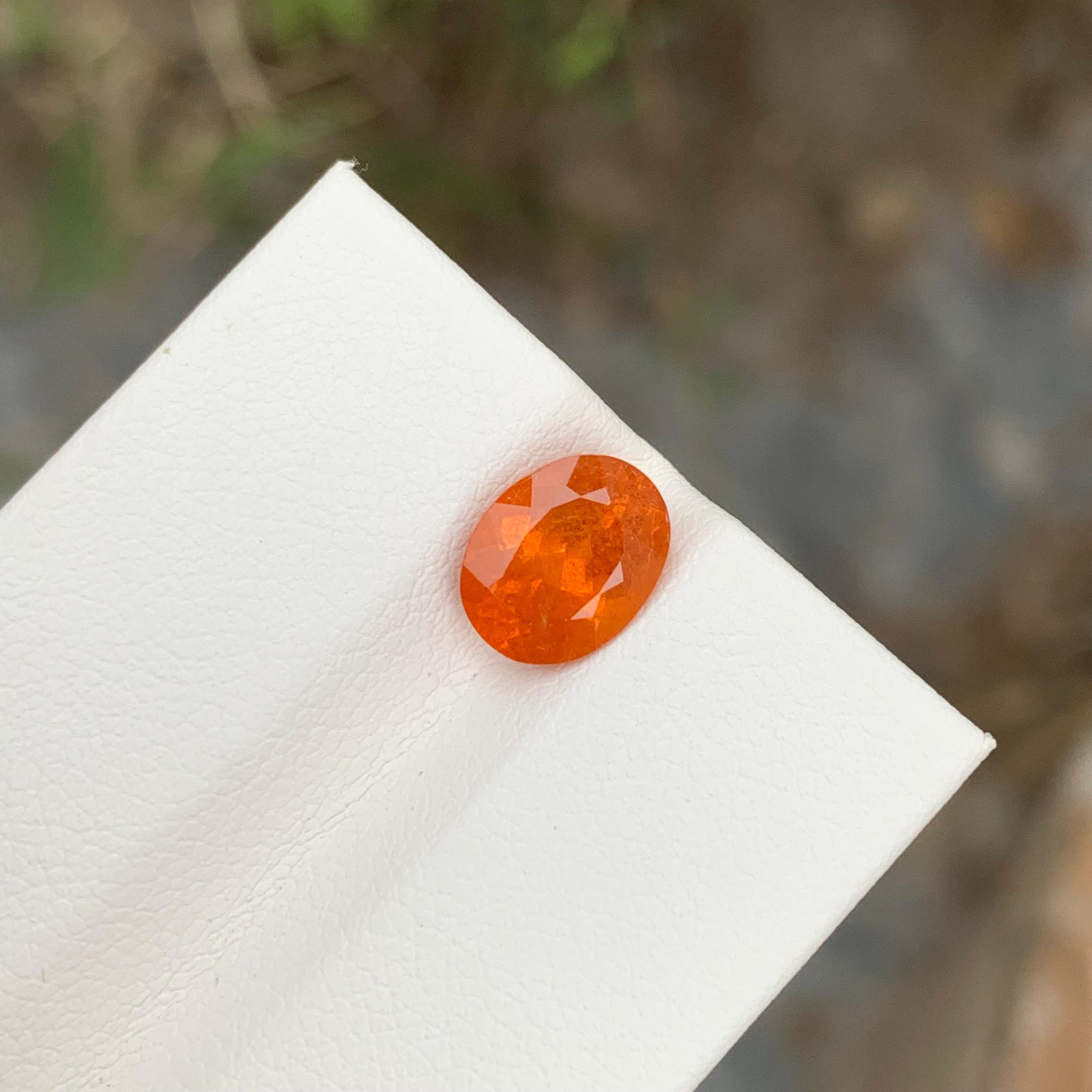 Oval Cut 2.40 Carat Natural Loose Spessartine Garnet Oval Shape Gem For Ring Jewellery For Sale