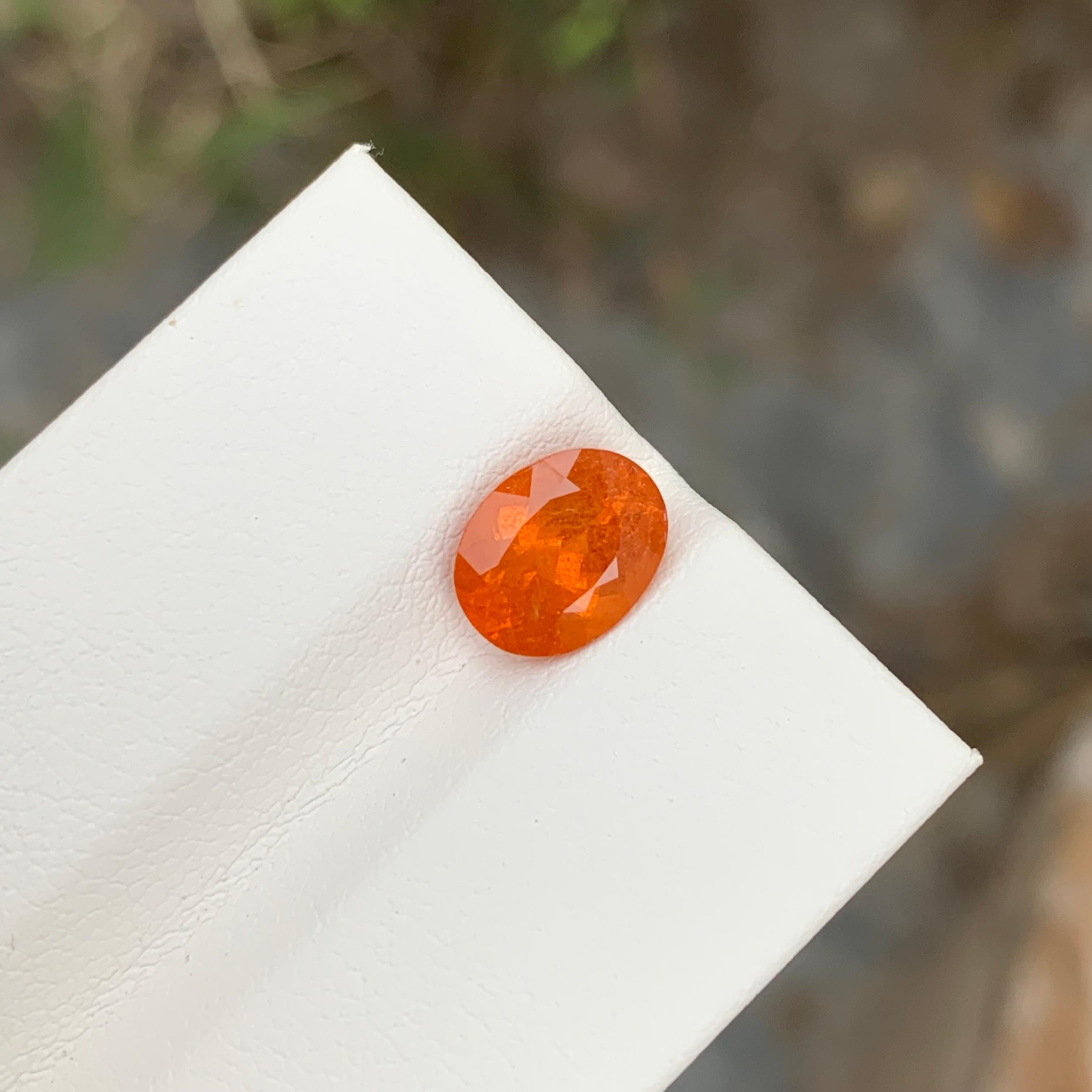 2.40 Carat Natural Loose Spessartine Garnet Oval Shape Gem For Ring Jewellery For Sale 1