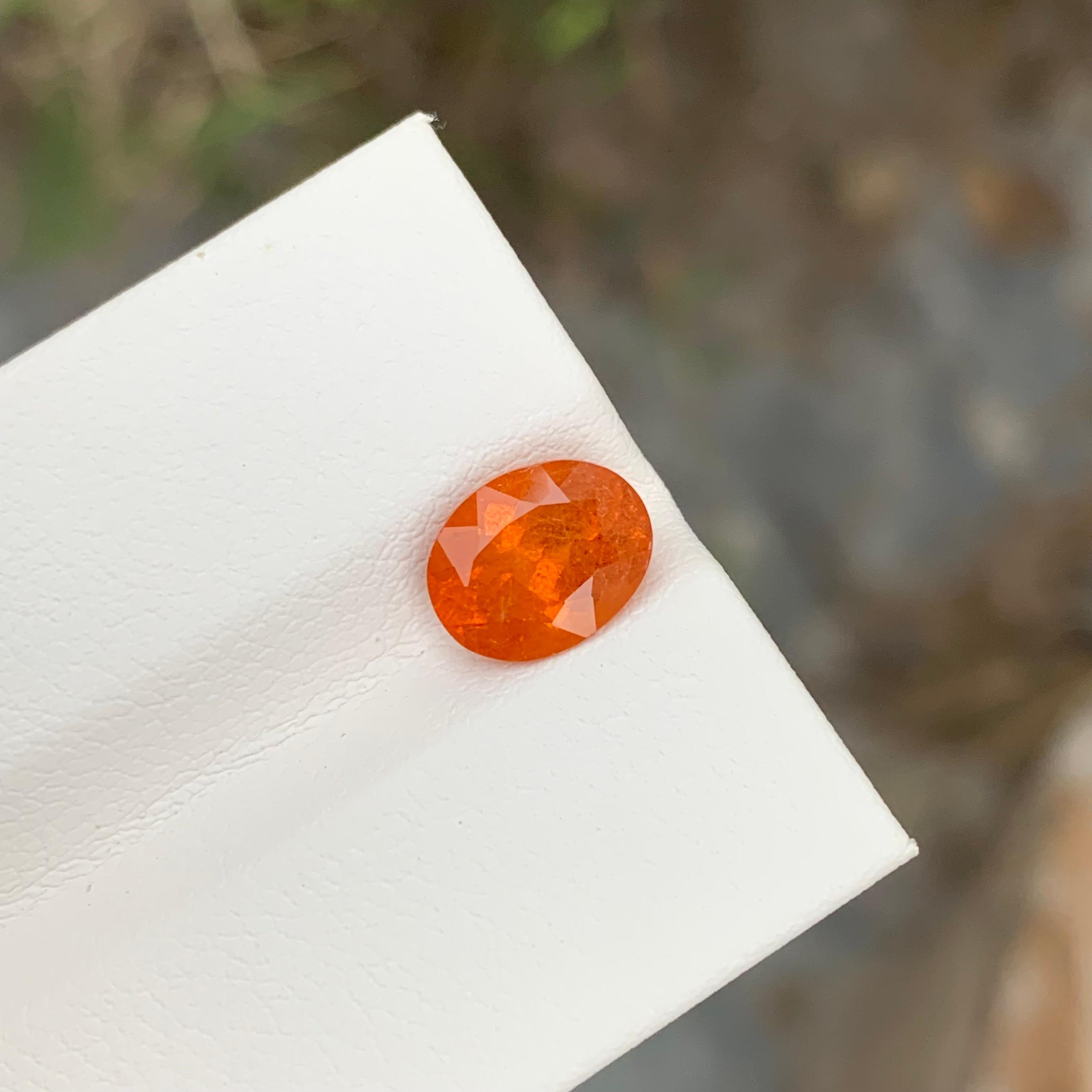 2.40 Carat Natural Loose Spessartine Garnet Oval Shape Gem For Ring Jewellery For Sale 2