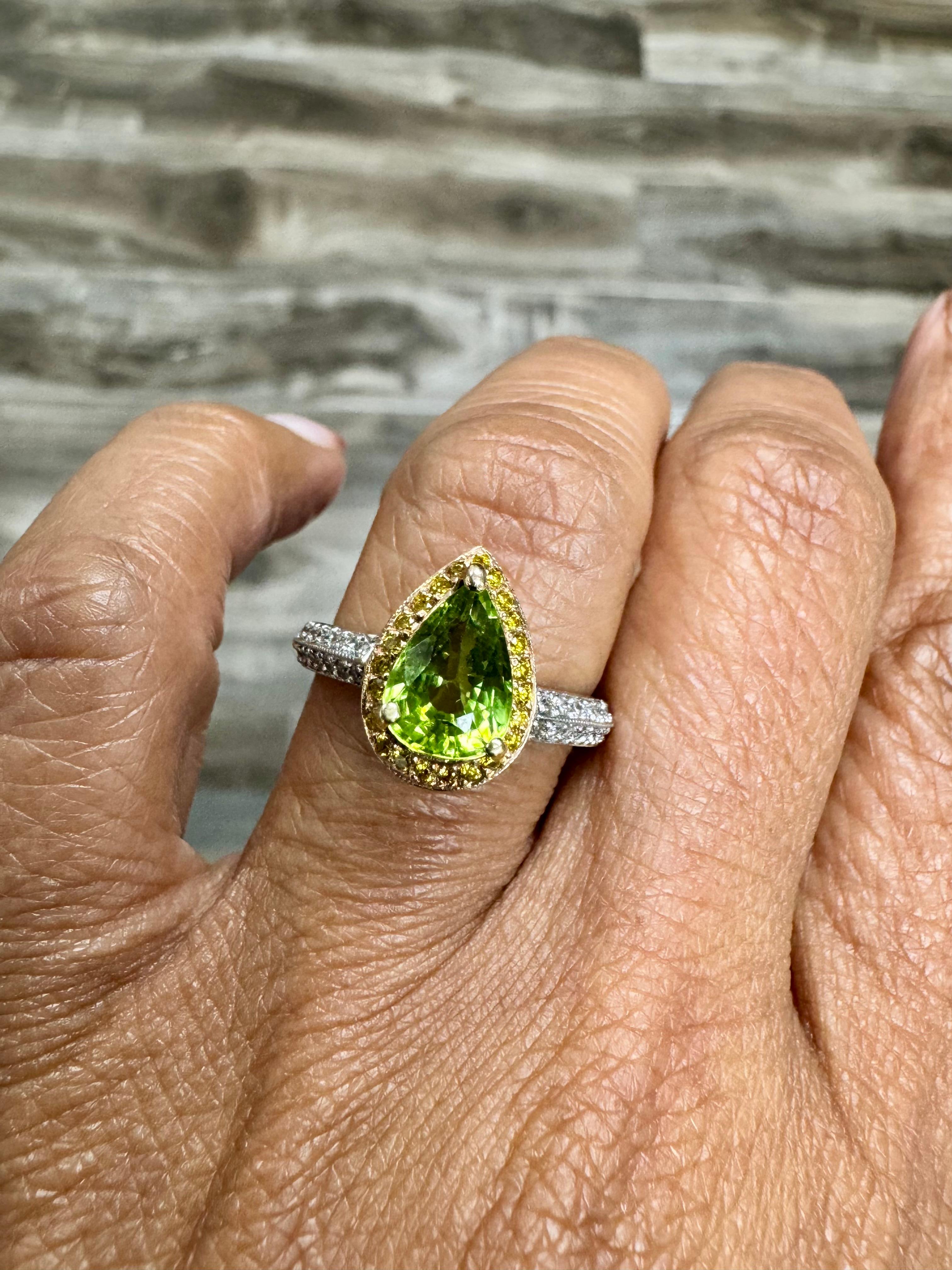 2,40 Karat natürlicher Peridot Diamant 18 Karat Weißgold Verlobungsring im Angebot 6