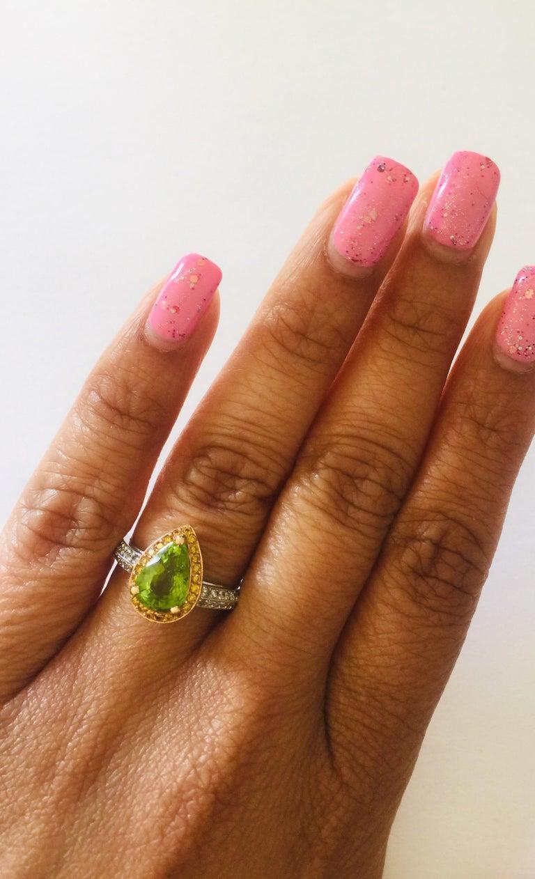 2,40 Karat natürlicher Peridot Diamant 18 Karat Weißgold Verlobungsring Damen im Angebot