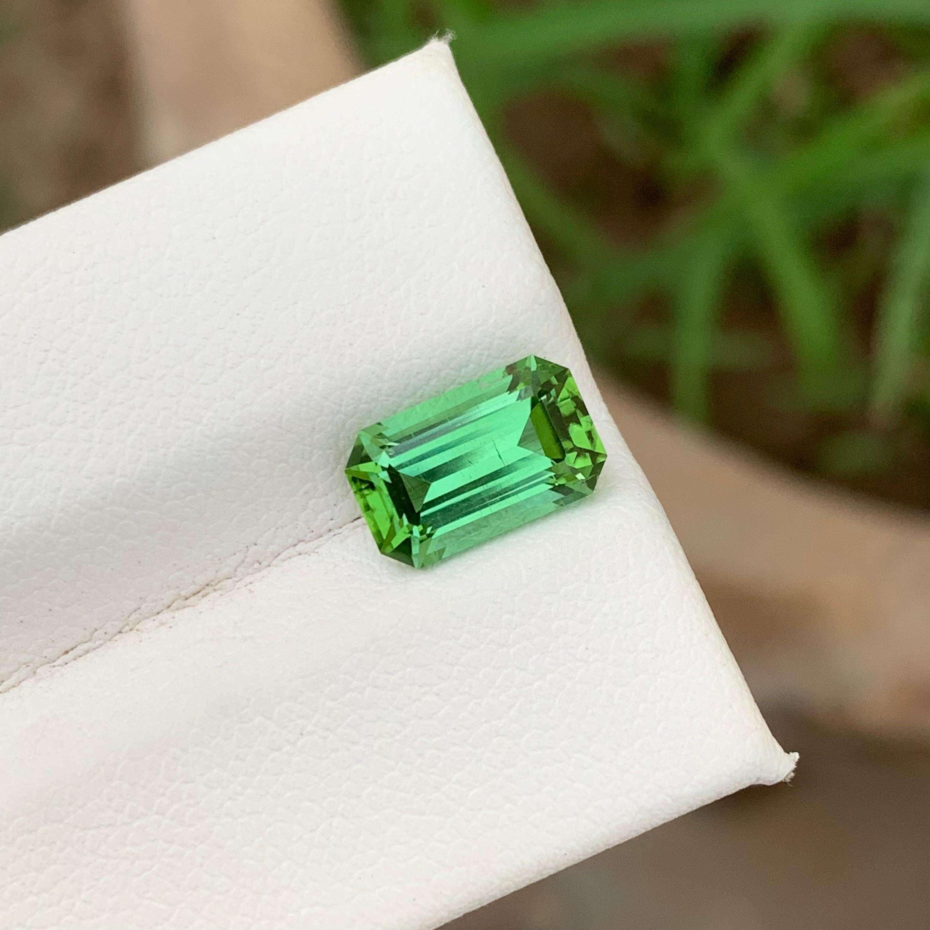 2.40 Carat Natural Rich Color Loose Mint Green Tourmaline Ring Gem Afghan Mine In New Condition For Sale In Peshawar, PK