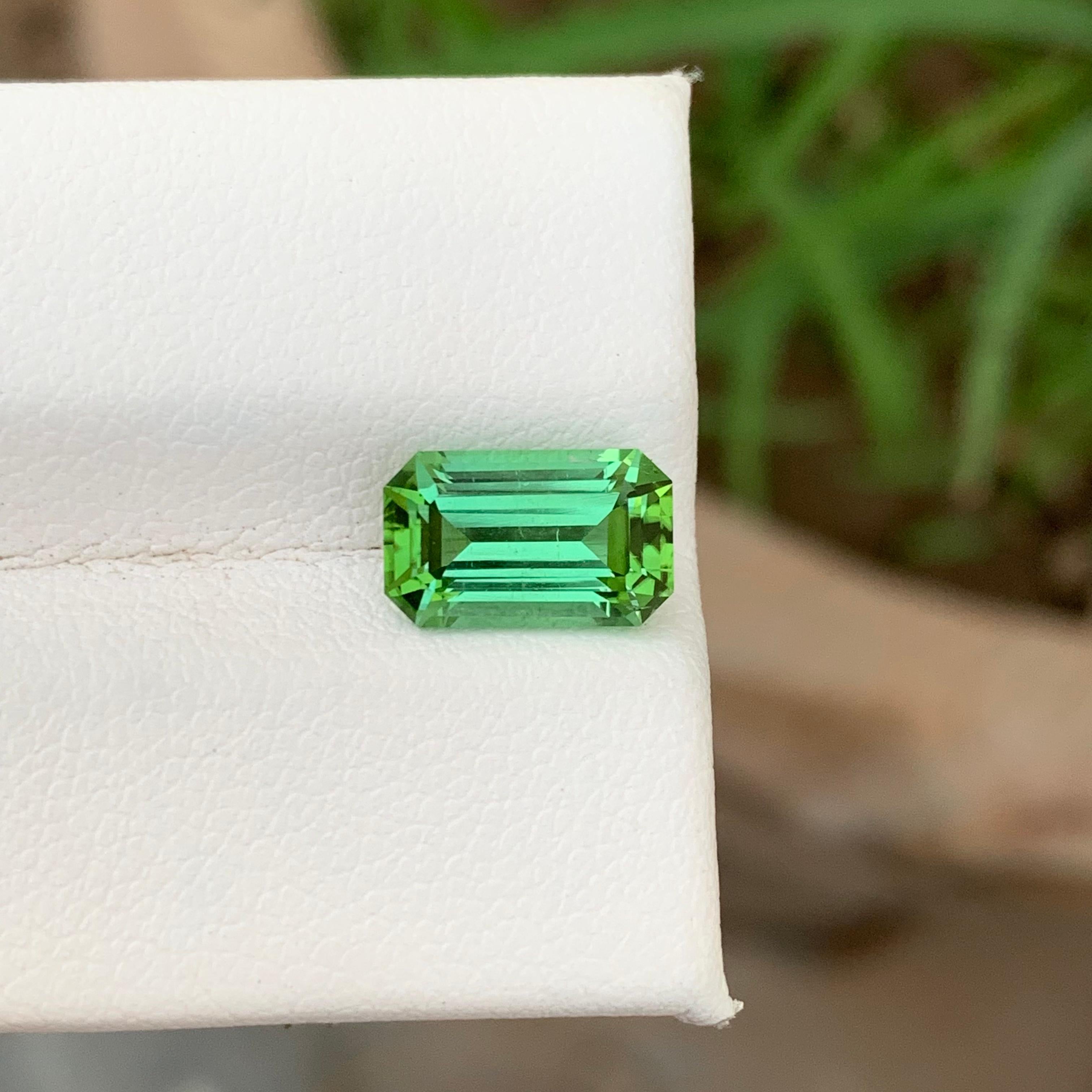 Women's or Men's 2.40 Carat Natural Rich Color Loose Mint Green Tourmaline Ring Gem Afghan Mine For Sale