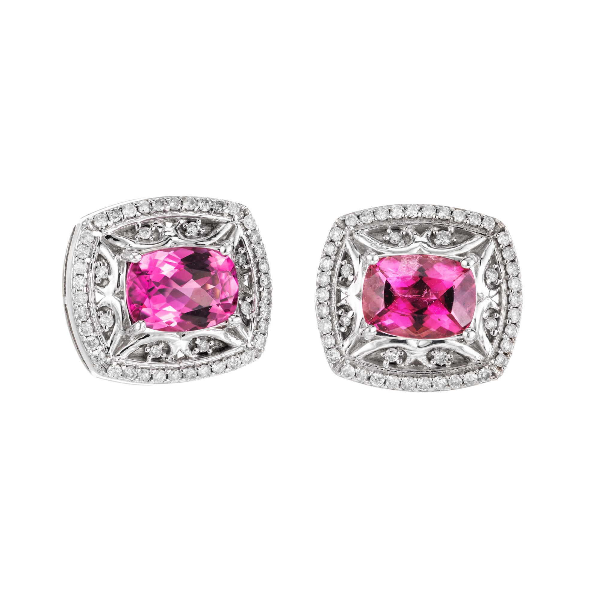 Pendientes de oro blanco con halo de diamantes y turmalina rosa ovalada de 2,40 quilates Corte cojín en venta