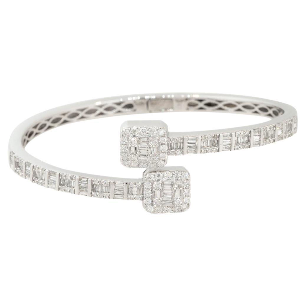 Bracelet manchette en or 14 carats avec diamants de forme ronde et baguette de 2,40 carats