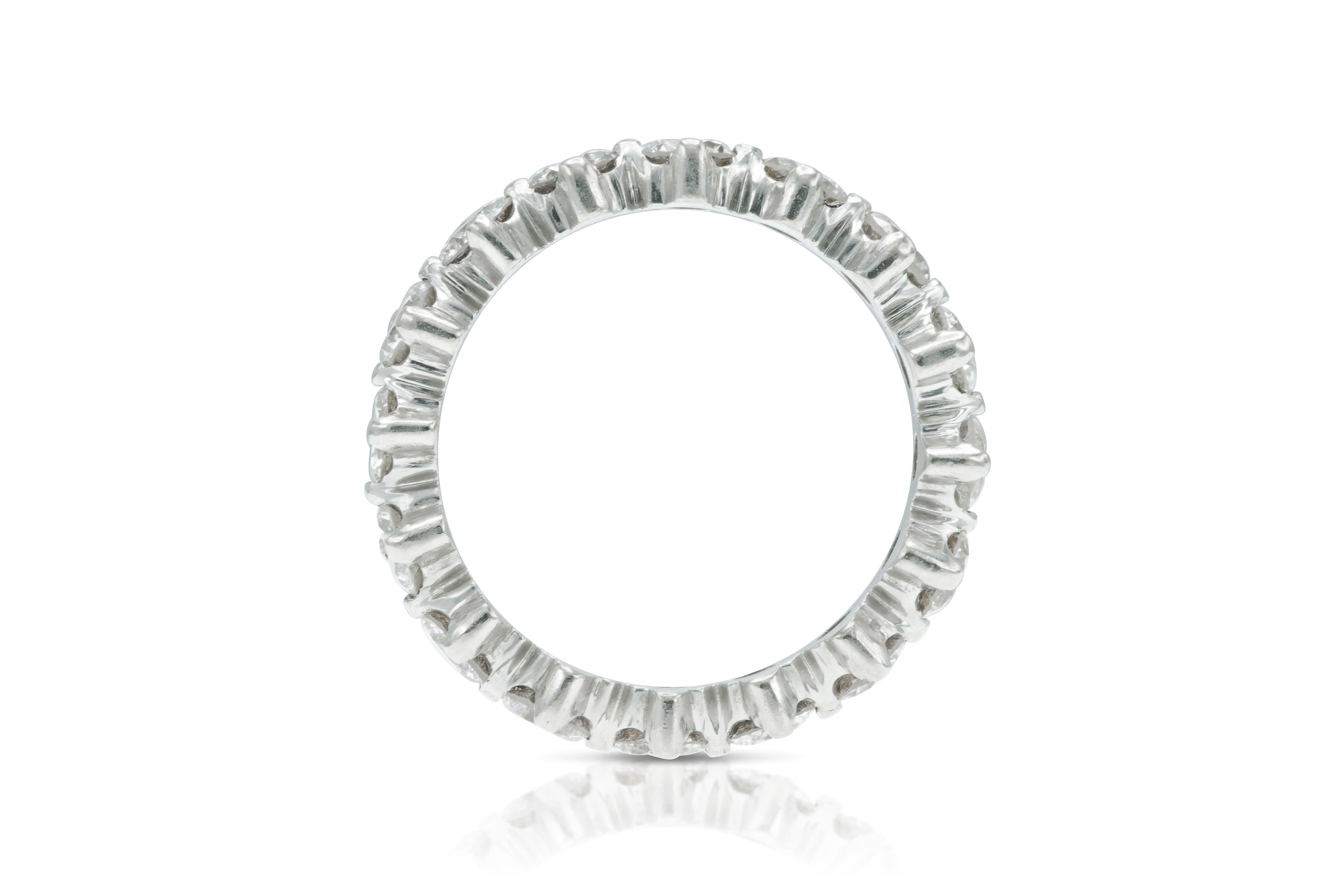 2.40 Carat Round Brilliant Cut Diamond Eternity Band In Good Condition For Sale In New York, NY