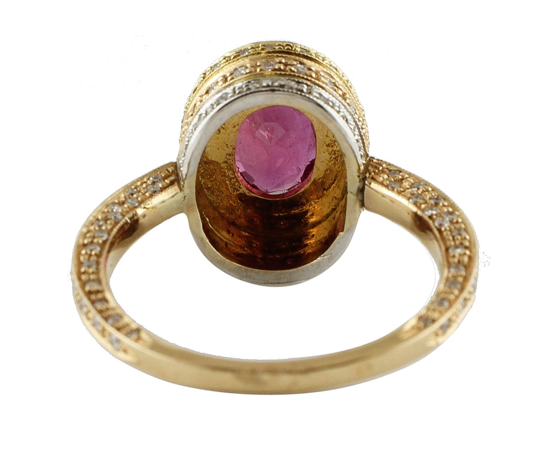 2.40 Carat Ruby, Diamonds, White Yellow and Rose Gold Solitaire Ring In Excellent Condition In Marcianise, Marcianise (CE)