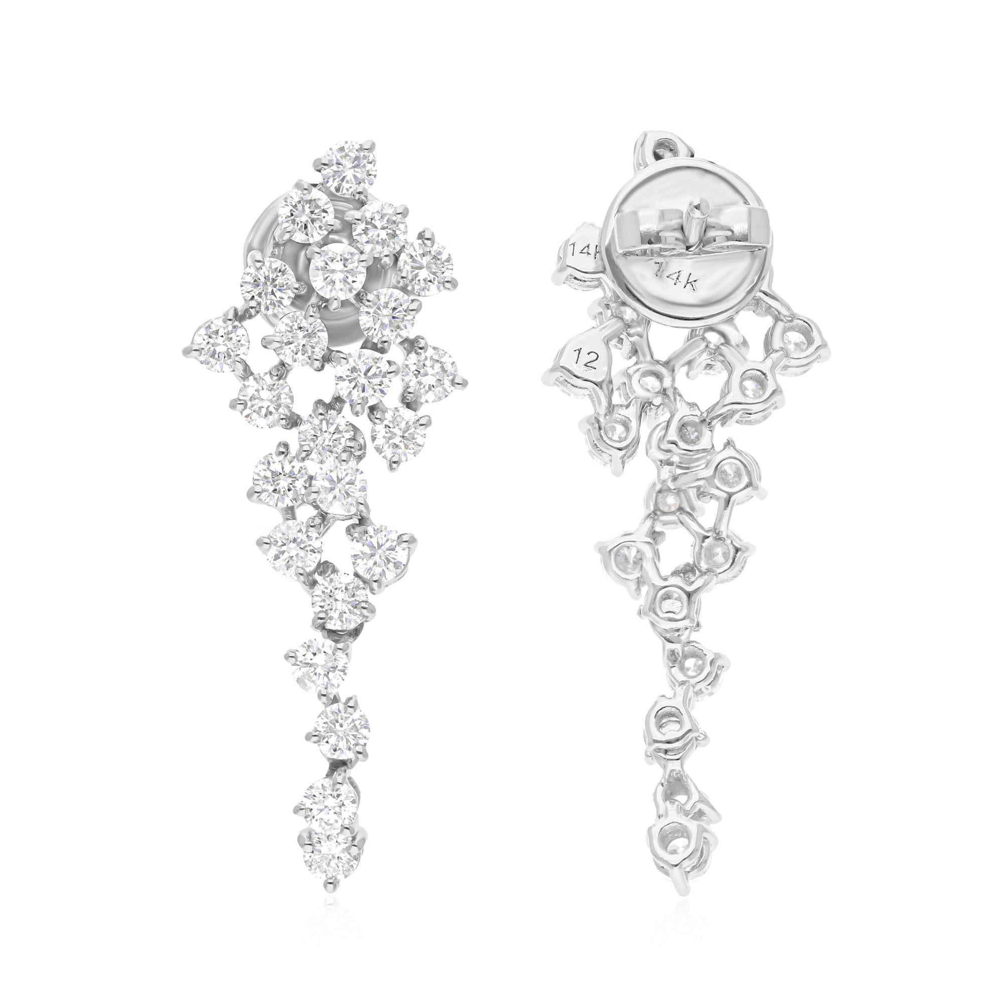 Fundidos en oro de 14 quilates, estos exquisitos pendientes están engastados con 2,40 quilates de brillantes diamantes.

SIGUE LA TIENDA DE SPECTRUM JEWELS para ver la última colección y piezas exclusivas. Spectrum Jewels se enorgullece de ser uno