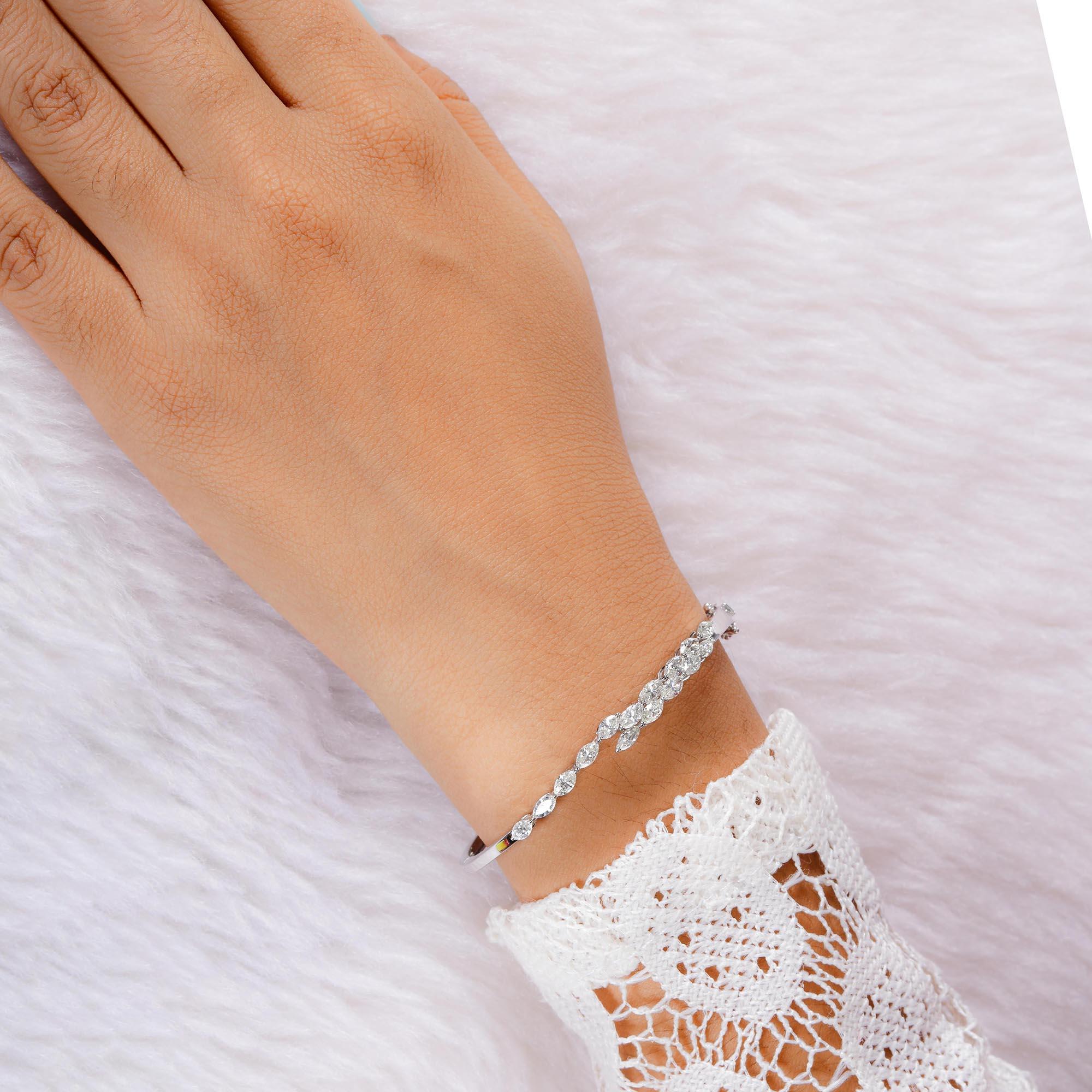 Moderne 2.40 Carat SI/HI Marquise Brilliant Cut Diamond Bracelet en or blanc 18k en vente
