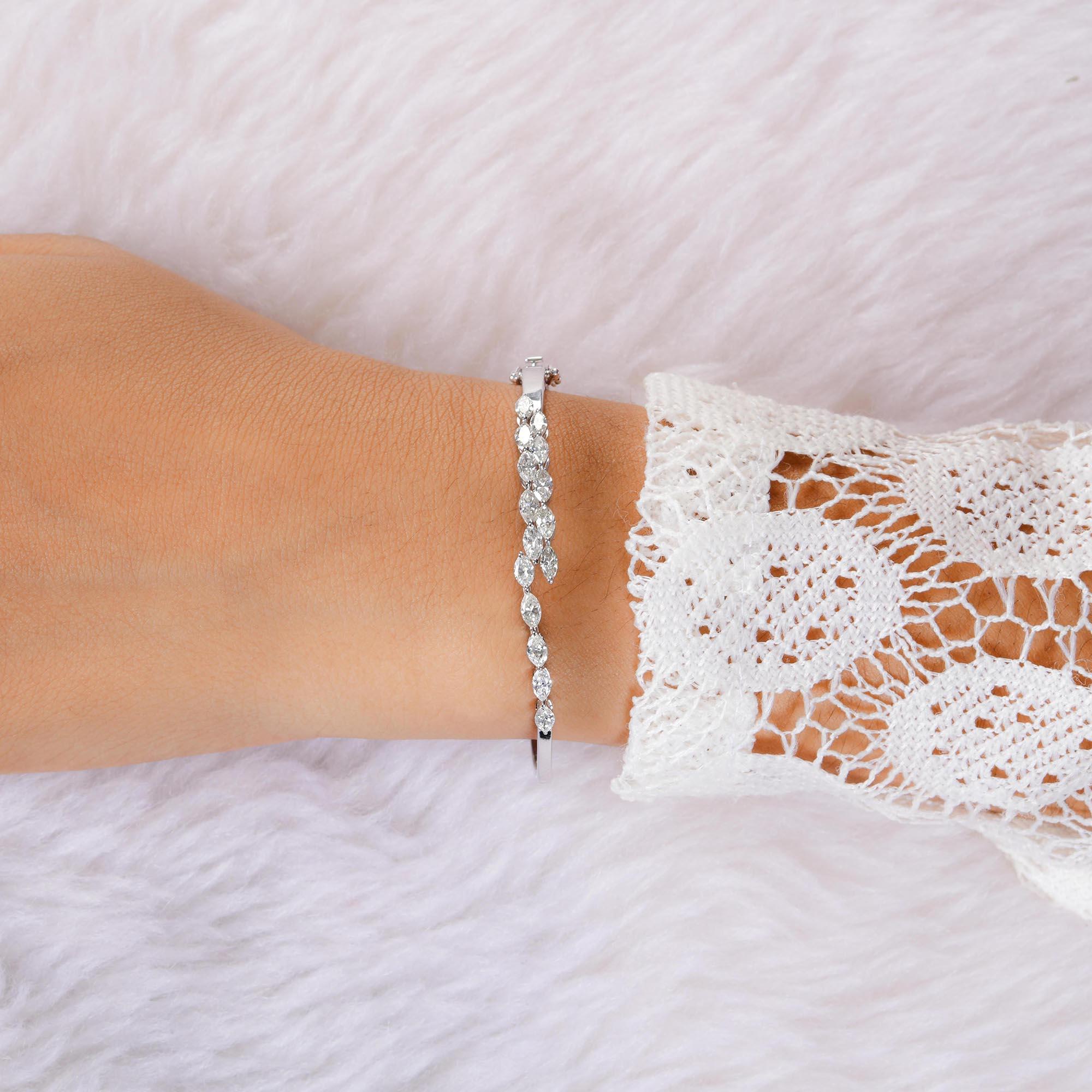 Taille Marquise 2.40 Carat SI/HI Marquise Brilliant Cut Diamond Bracelet en or blanc 18k en vente