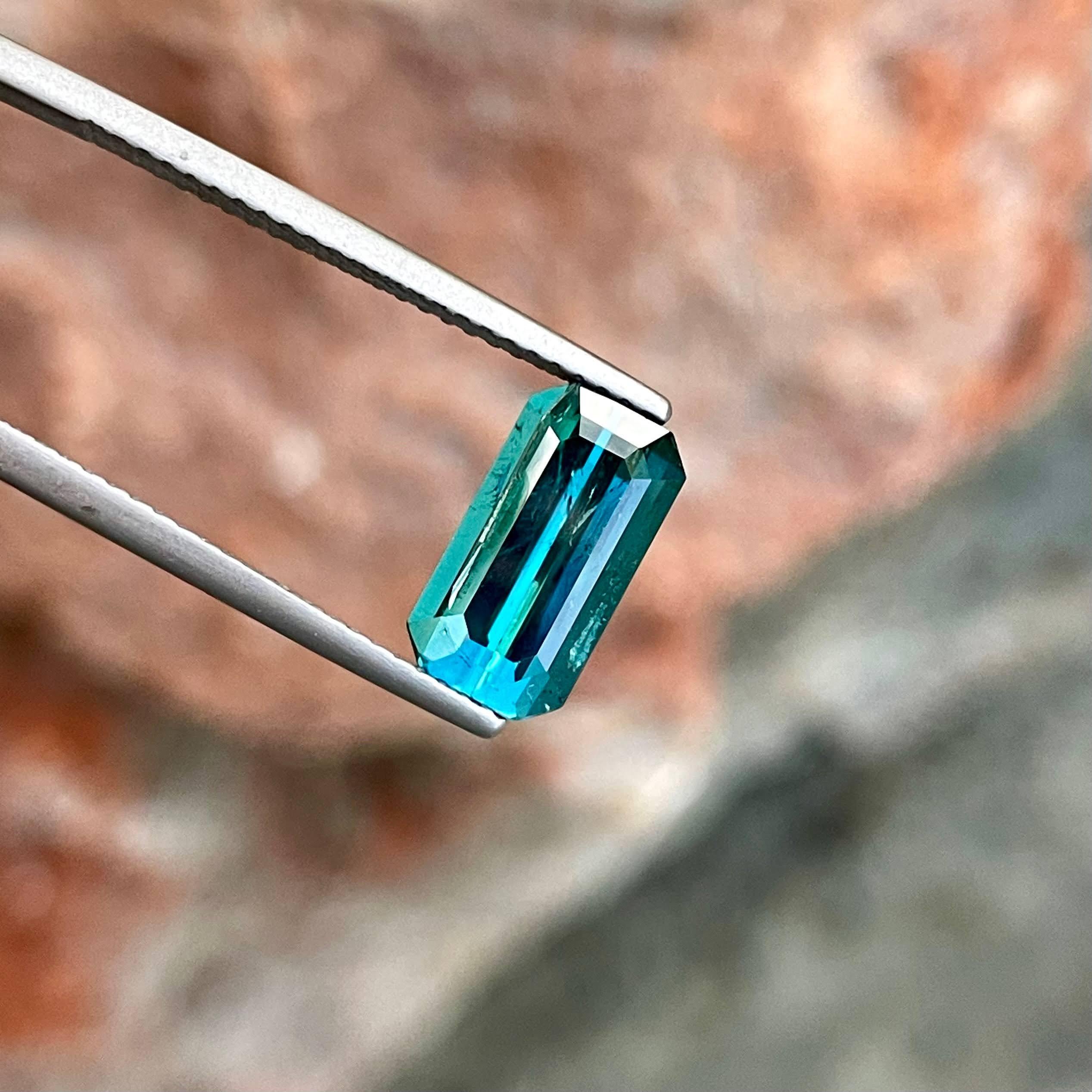 Women's or Men's 2.40 Carats Deep Indicolite Tourmaline Stone Emerald Cut Natural Afghan Gemstone For Sale