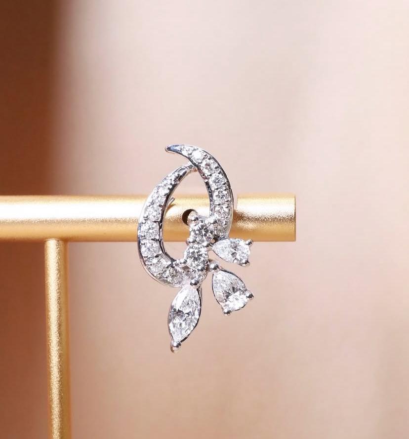 Pendientes de oro de 18k con diamantes de formas mixtas de 2,40 quilates Corte mixto en venta