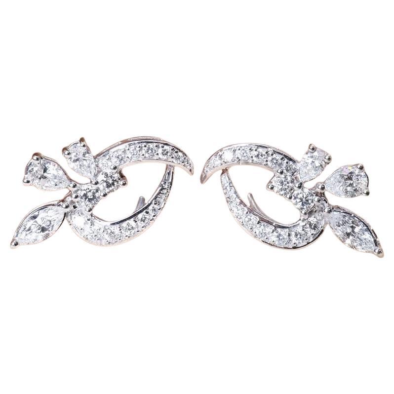 Pendientes de oro de 18k con diamantes de formas mixtas de 2,40 quilates