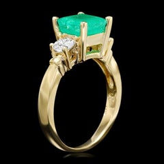 2.40 Carats Natural Emerald and Diamond 14K Solid Yellow Gold Ring