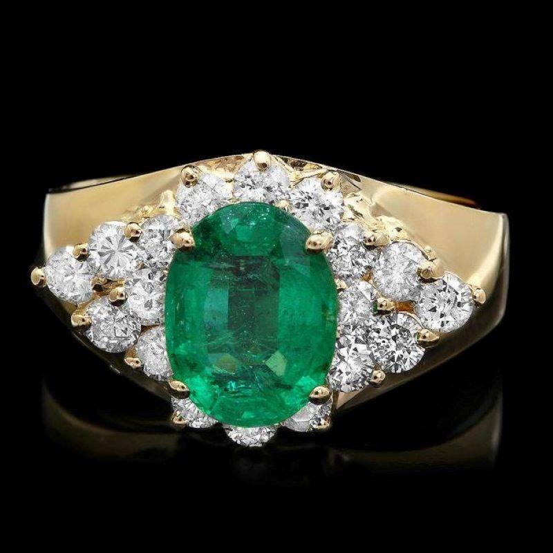 Taille mixte Bague en or jaune massif 14 carats avec émeraude naturelle de 2,40 carats et diamants en vente