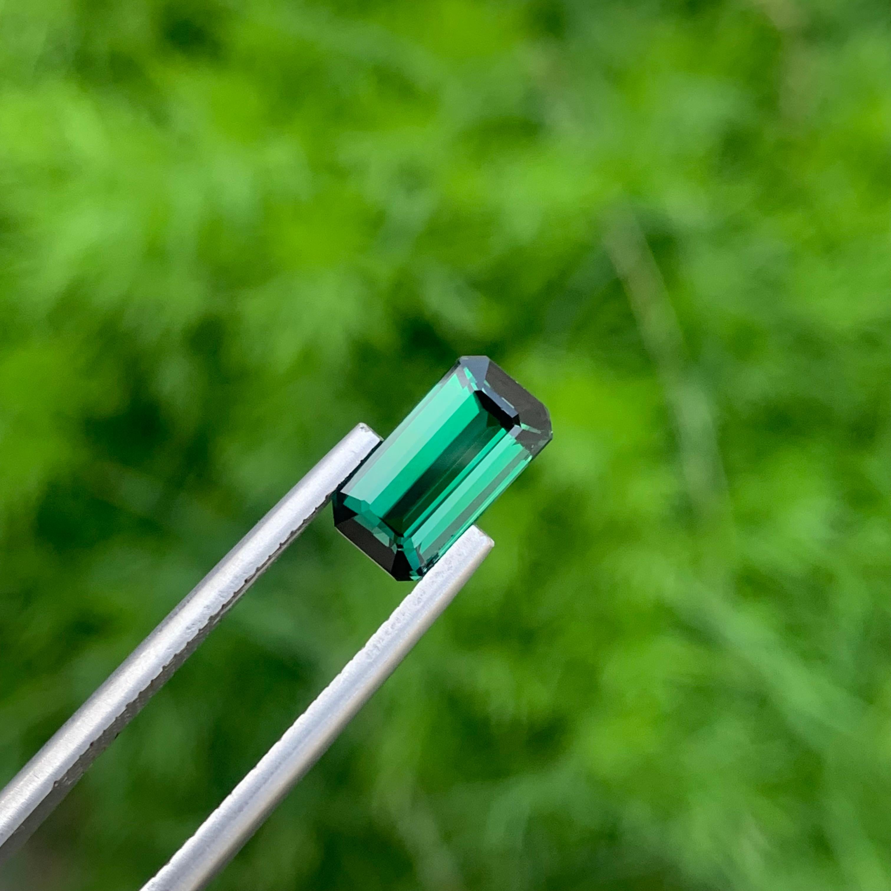 2,40 Karat natürlicher loser grüner Turmalin mit Lagoon-Schirm in Smaragdform in Smaragdform im Angebot 6