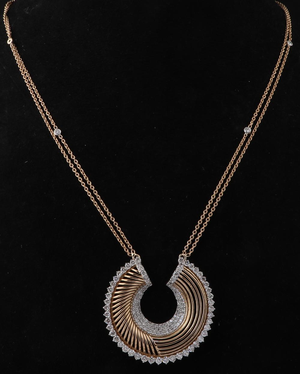 Round Cut 2.40 Ct SI/HI Diamond Pave Horseshoe Charm Pendant Necklace 14 Karat Yellow Gold For Sale