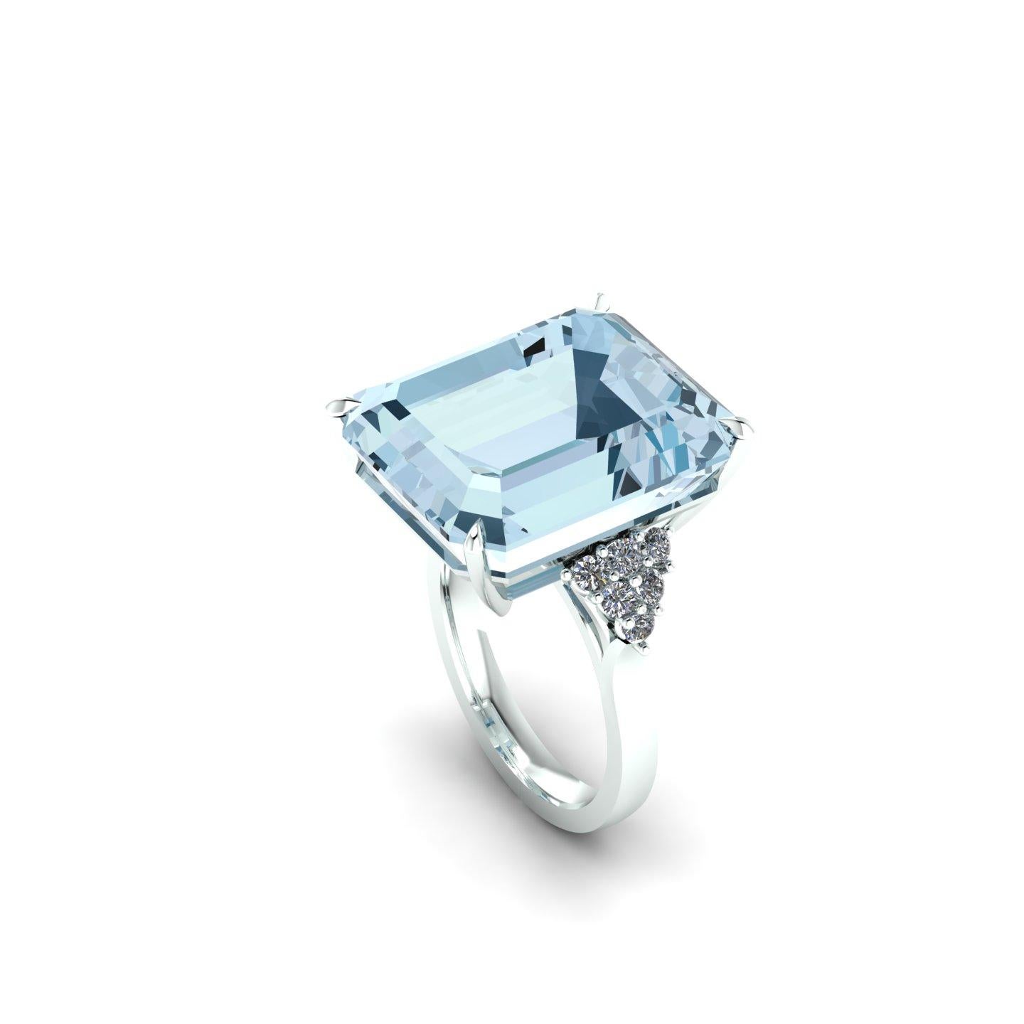 24.02 carats Aquamarine Setting in Platinum 950, side diamonds 0.36 carats In New Condition In New York, NY