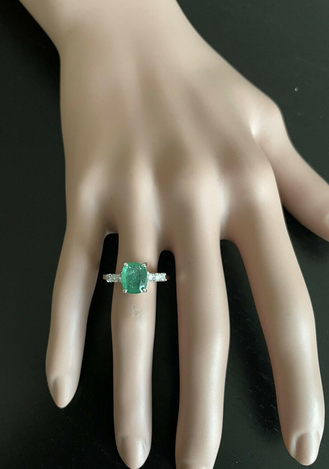 2.40ct Natural Emerald & Diamond 14k Solid White Gold Ring In New Condition For Sale In Los Angeles, CA