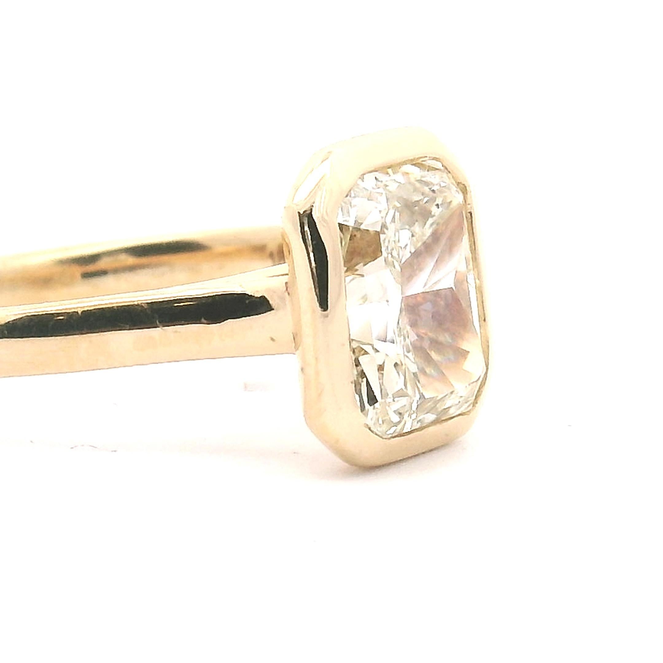 2,40ct. Bague de fiançailles diamant taille radiant Excellent état - En vente à Sausalito, CA