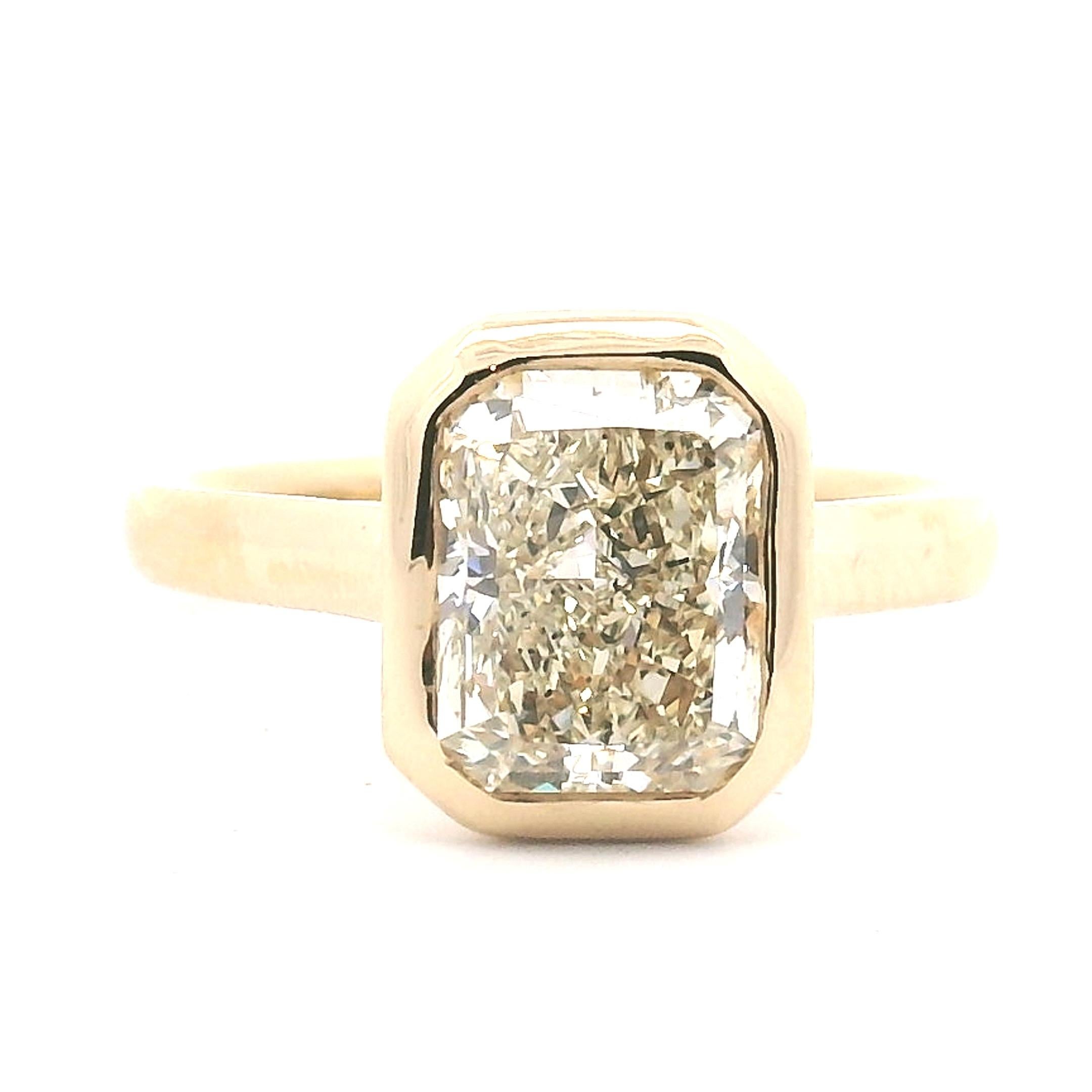 2,40ct. Bague de fiançailles diamant taille radiant Pour femmes en vente