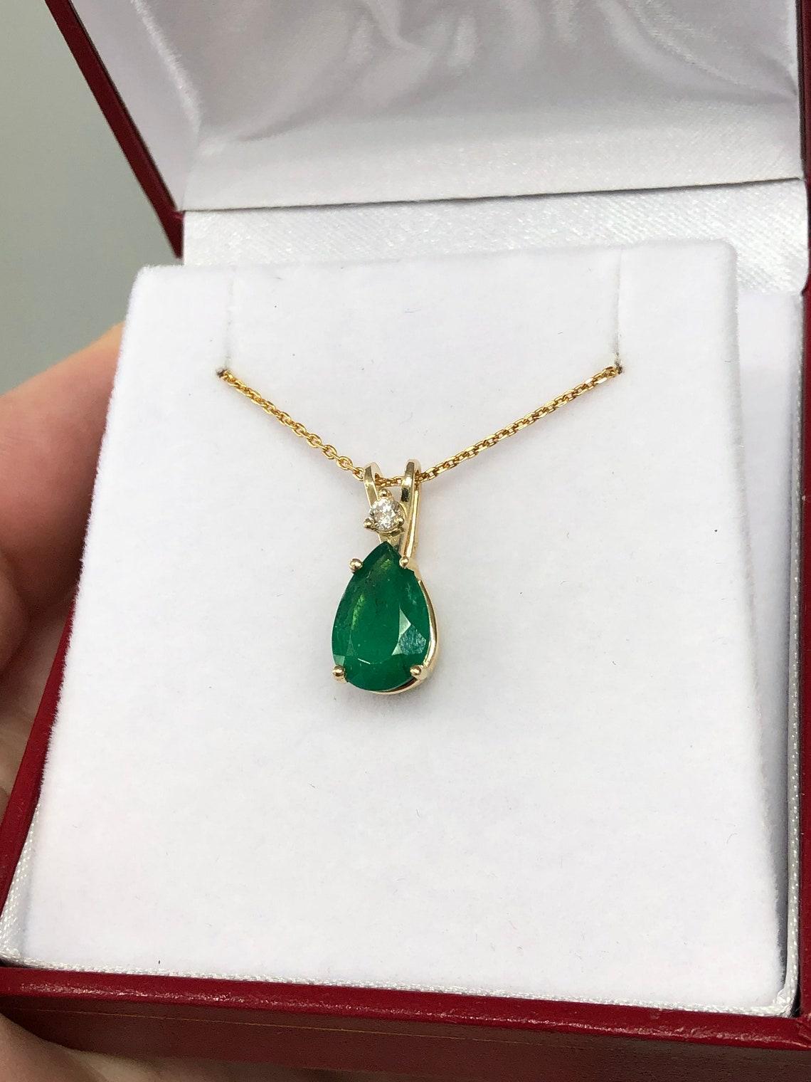 2,40tcw Smaragd & Diamant Halskette 14K Gold Birnen-Smaragd-Anhänger Natürlicher Smaragd im Zustand „Neu“ im Angebot in Jupiter, FL