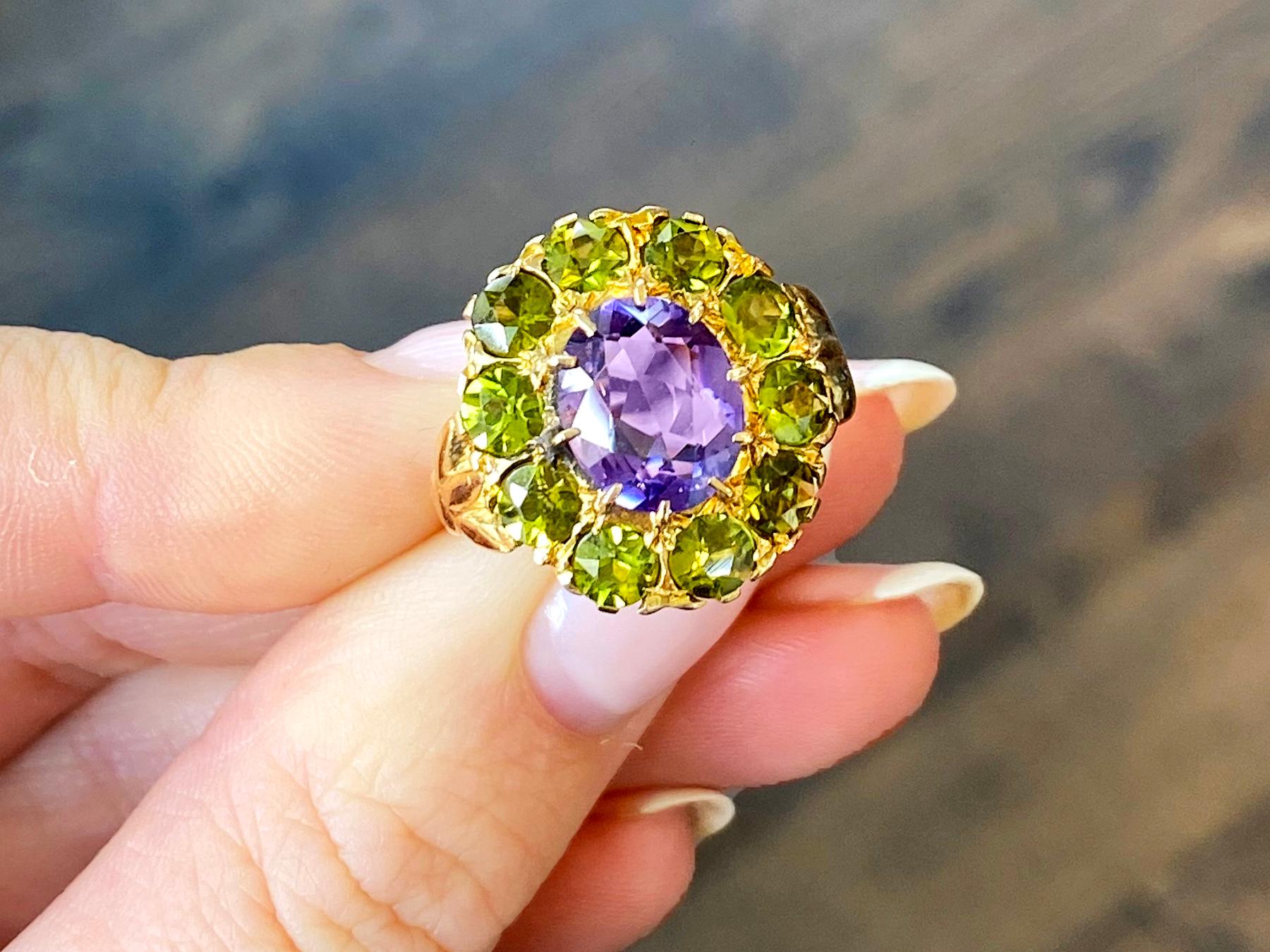 2.41 Carat Amethyst and 2.56 Carat Peridot Yellow Gold Cocktail Ring Circa 1890 For Sale 3