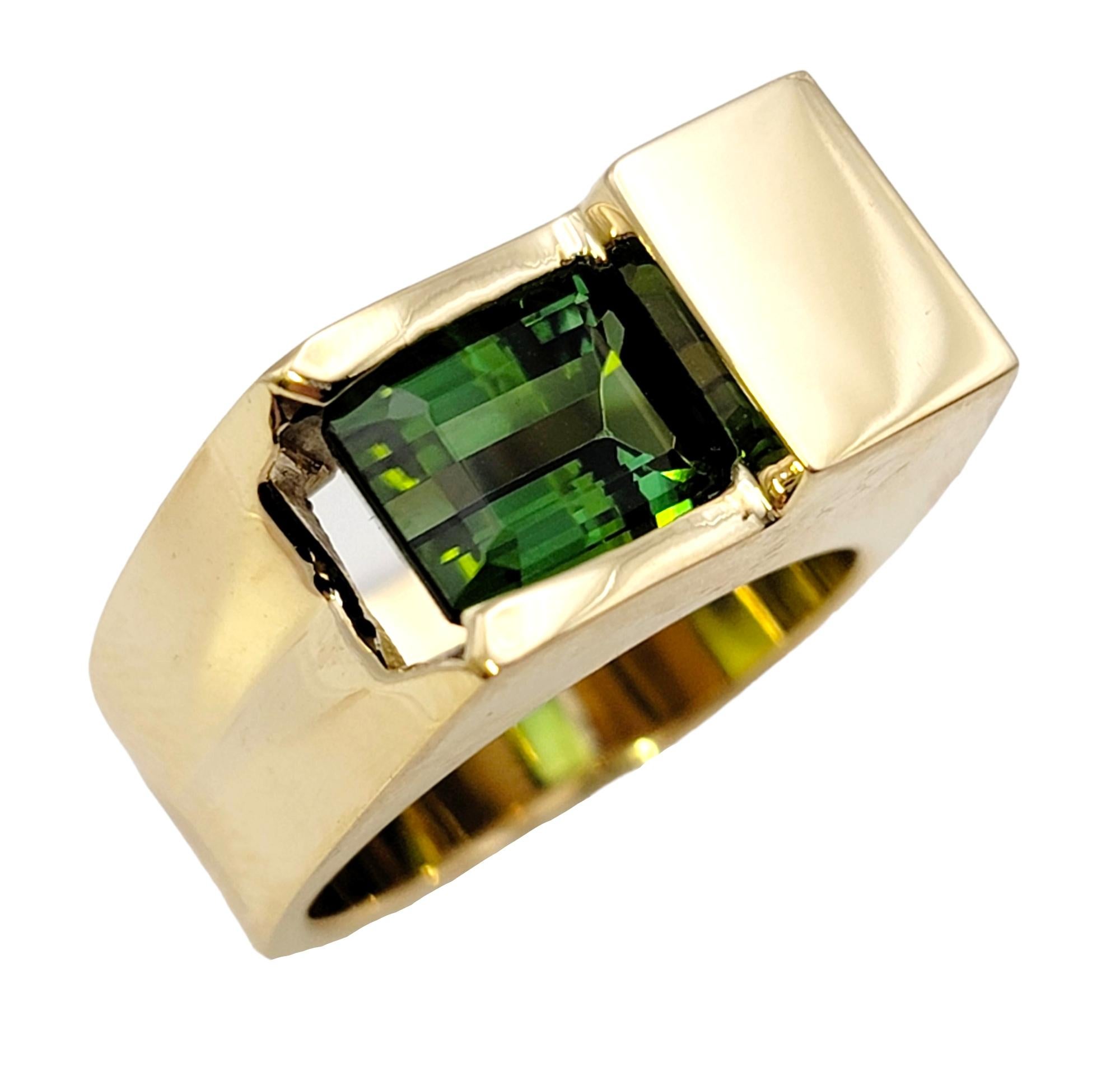 Taille émeraude Bague solitaire en or jaune 14 carats avec tourmaline taille émeraude de 2,41 carats, sur mesure en vente