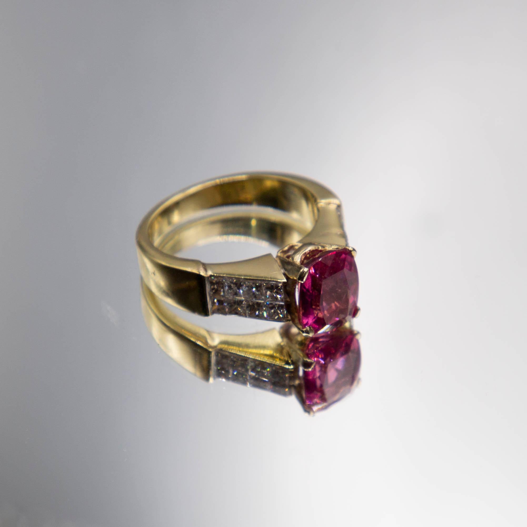 Oval Cut 2.41 carat hot Bubble Gum Pink Tourmaline/ 1.00 carats diamonds 18k ring For Sale