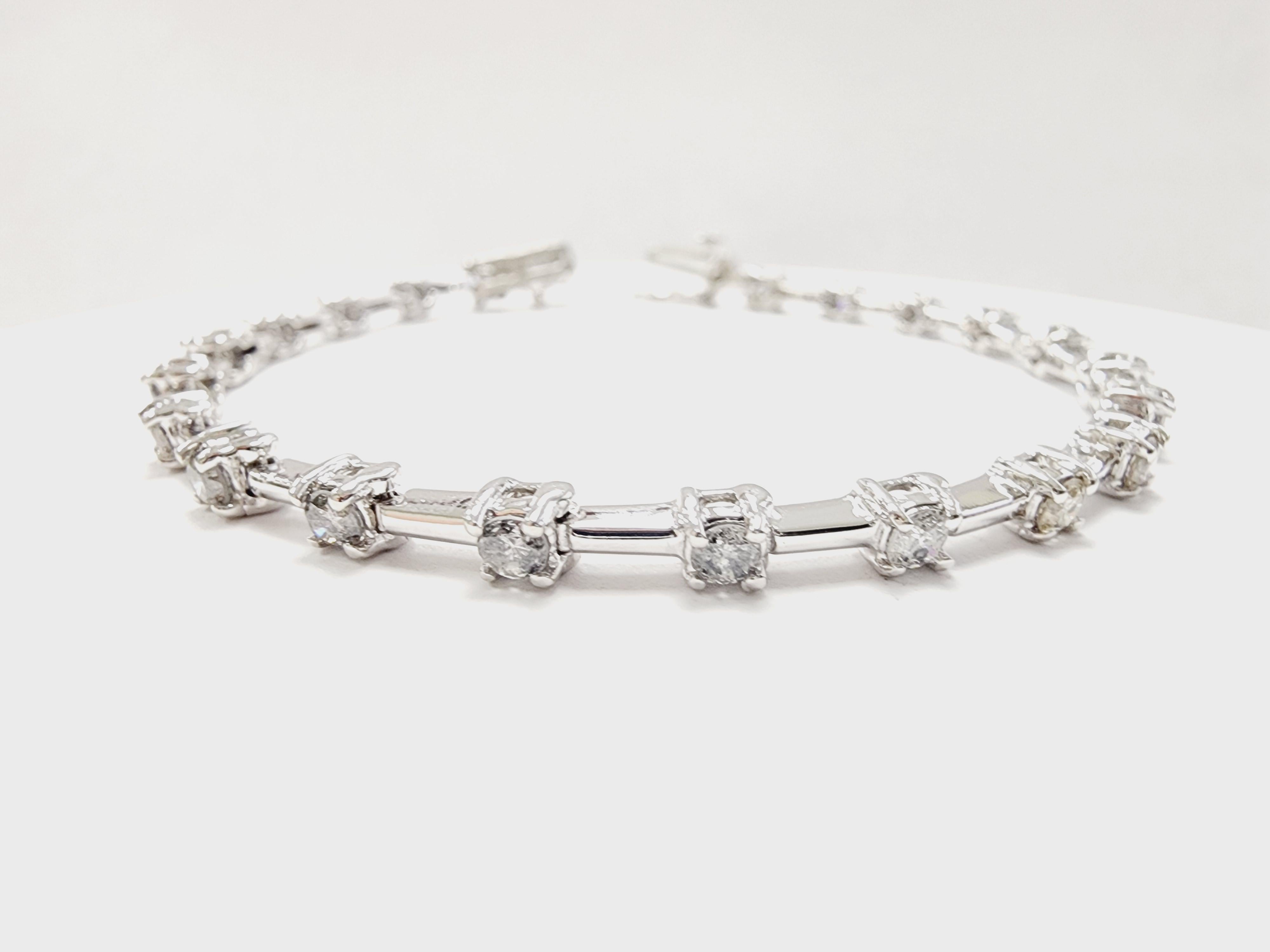 Beautiful quality tennis bracelet, round-brilliant cut white diamonds with excellent shine!
14 karat white gold classic four-prong style for maximum light brilliance.

Length: 7 inch
Color Range: G
Clarity Range: I
Width: 3.2 mm wide

*Free shipping