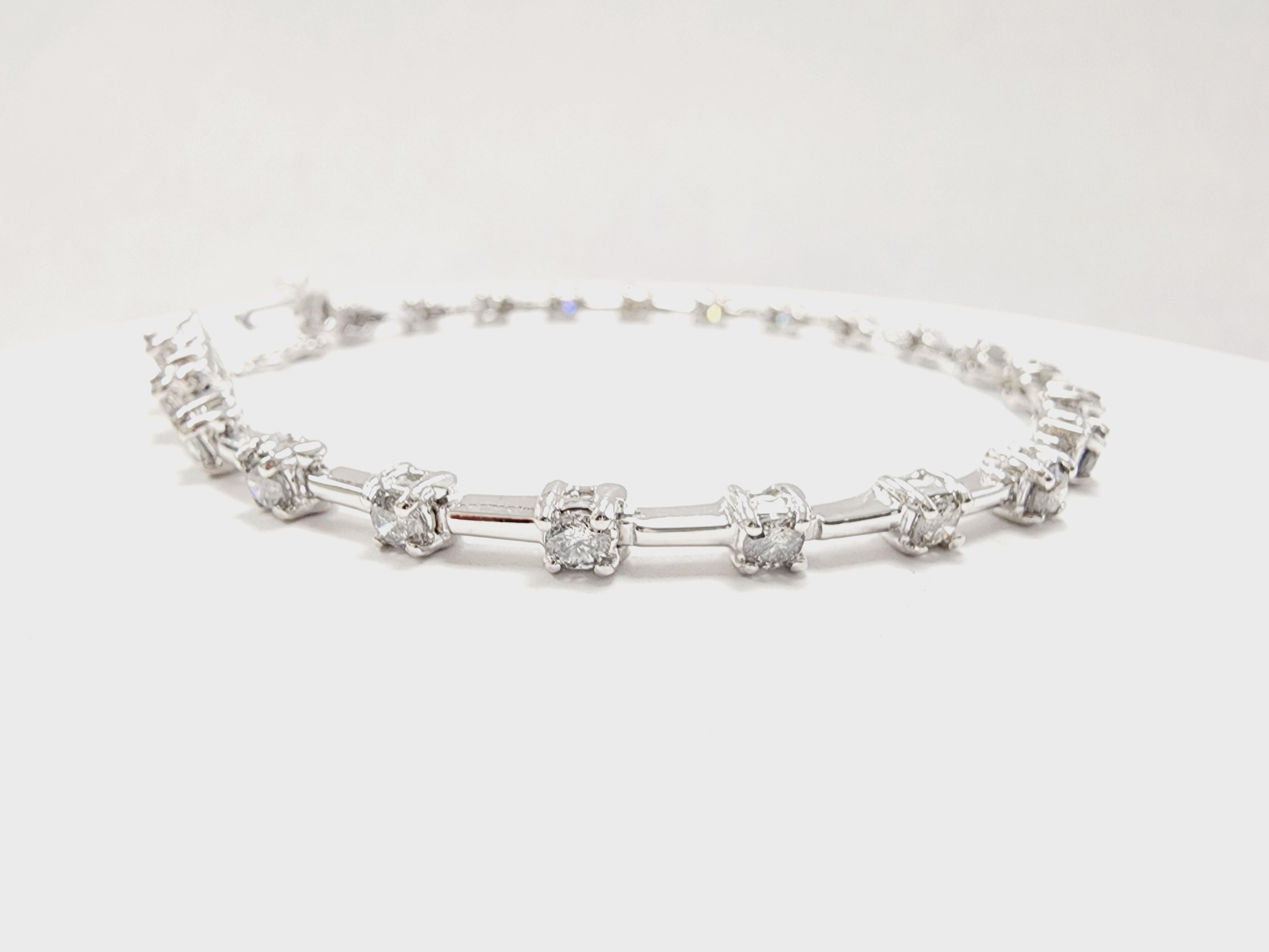 Modern 2.41 Carat Natural Diamond Tennis Bracelet 14 Karat White Gold For Sale