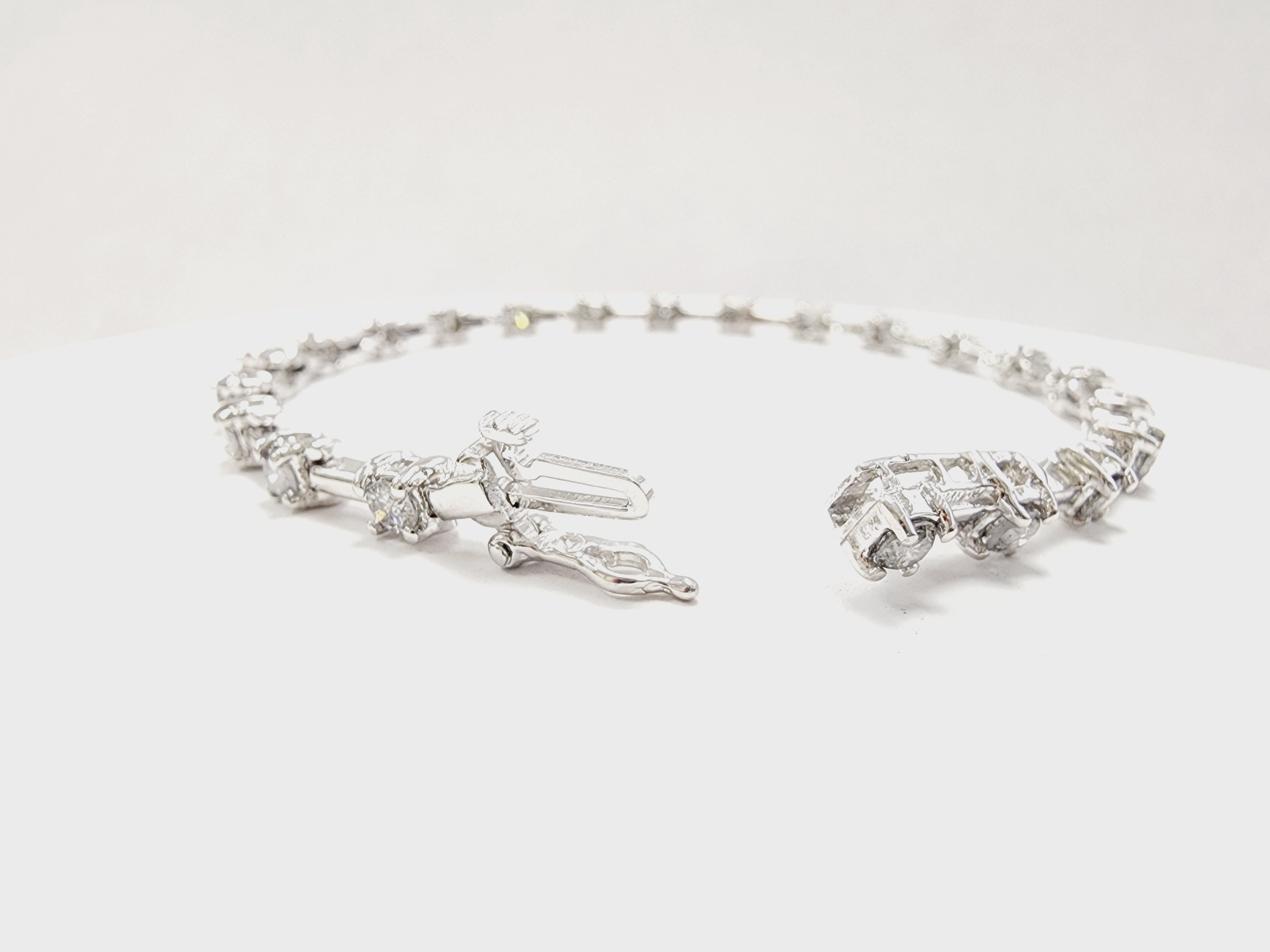 Brilliant Cut 2.41 Carat Natural Diamond Tennis Bracelet 14 Karat White Gold For Sale