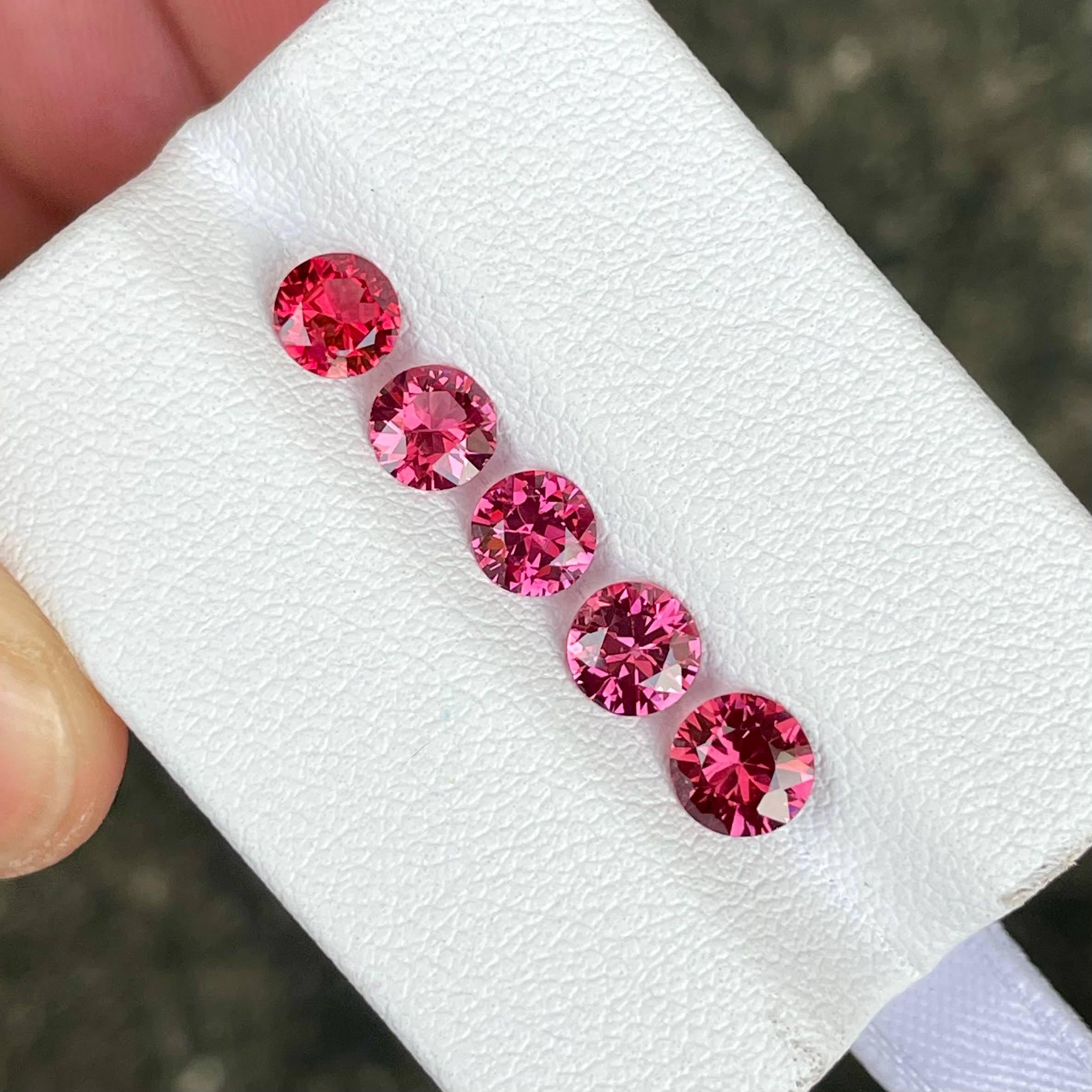 Lote de 5 gemas de espinela rosa rojiza talla redonda de Birmania de 2,41 quilates Corte redondo en venta