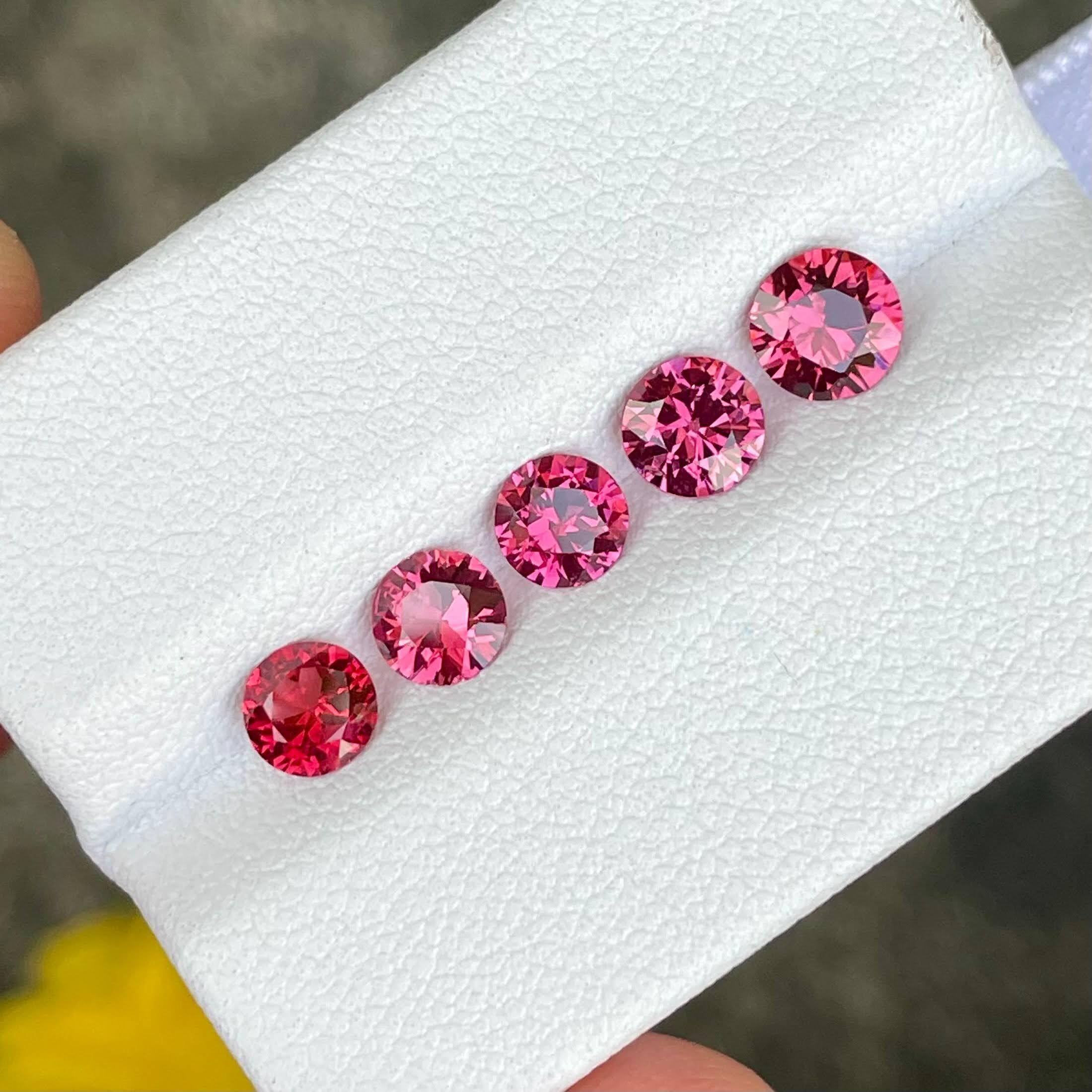 Lote de 5 gemas de espinela rosa rojiza talla redonda de Birmania de 2,41 quilates en Nuevo estado para la venta en Bangkok, TH
