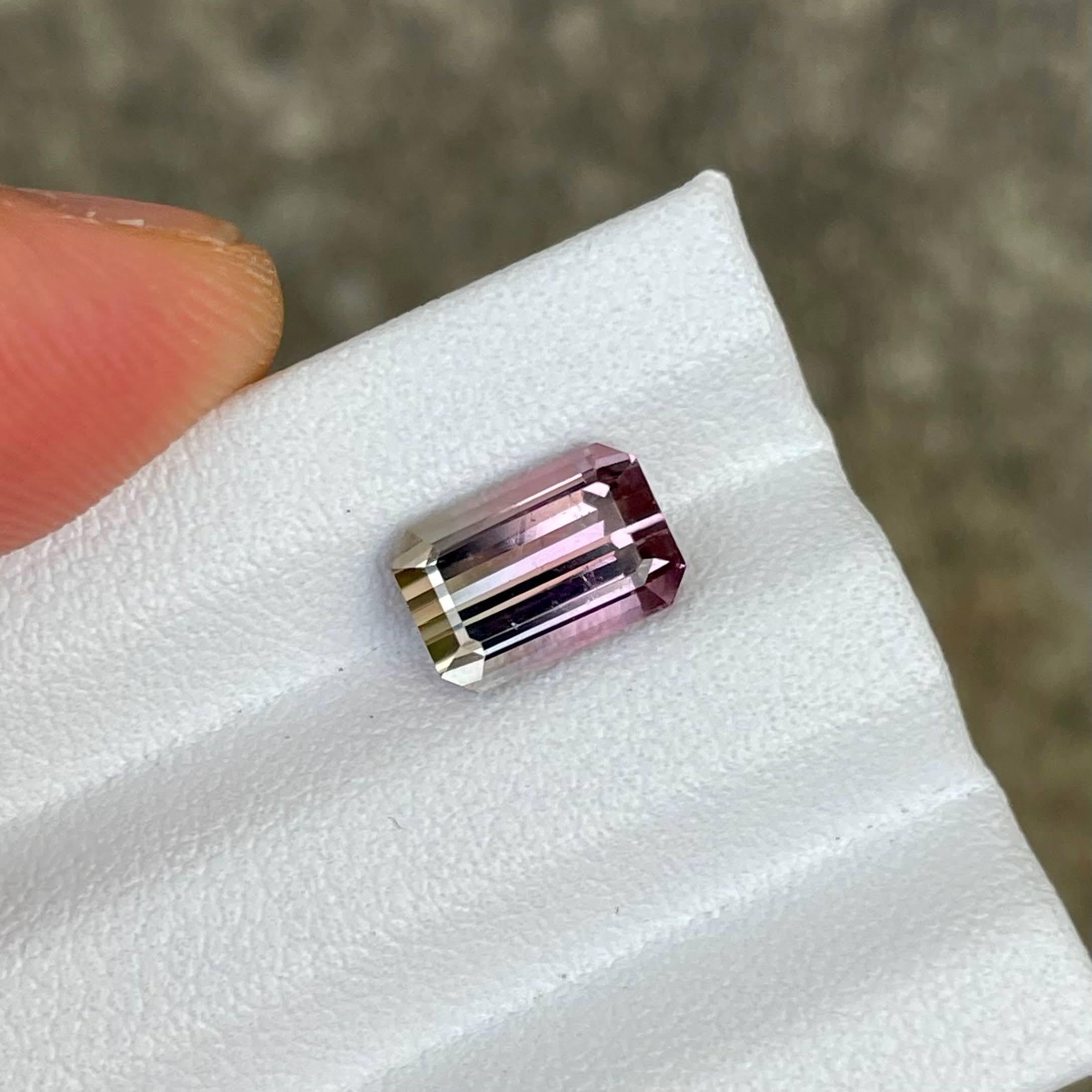 Pierre tourmaline bicolore taille émeraude afghane de 2.41 carat Neuf - En vente à Bangkok, TH