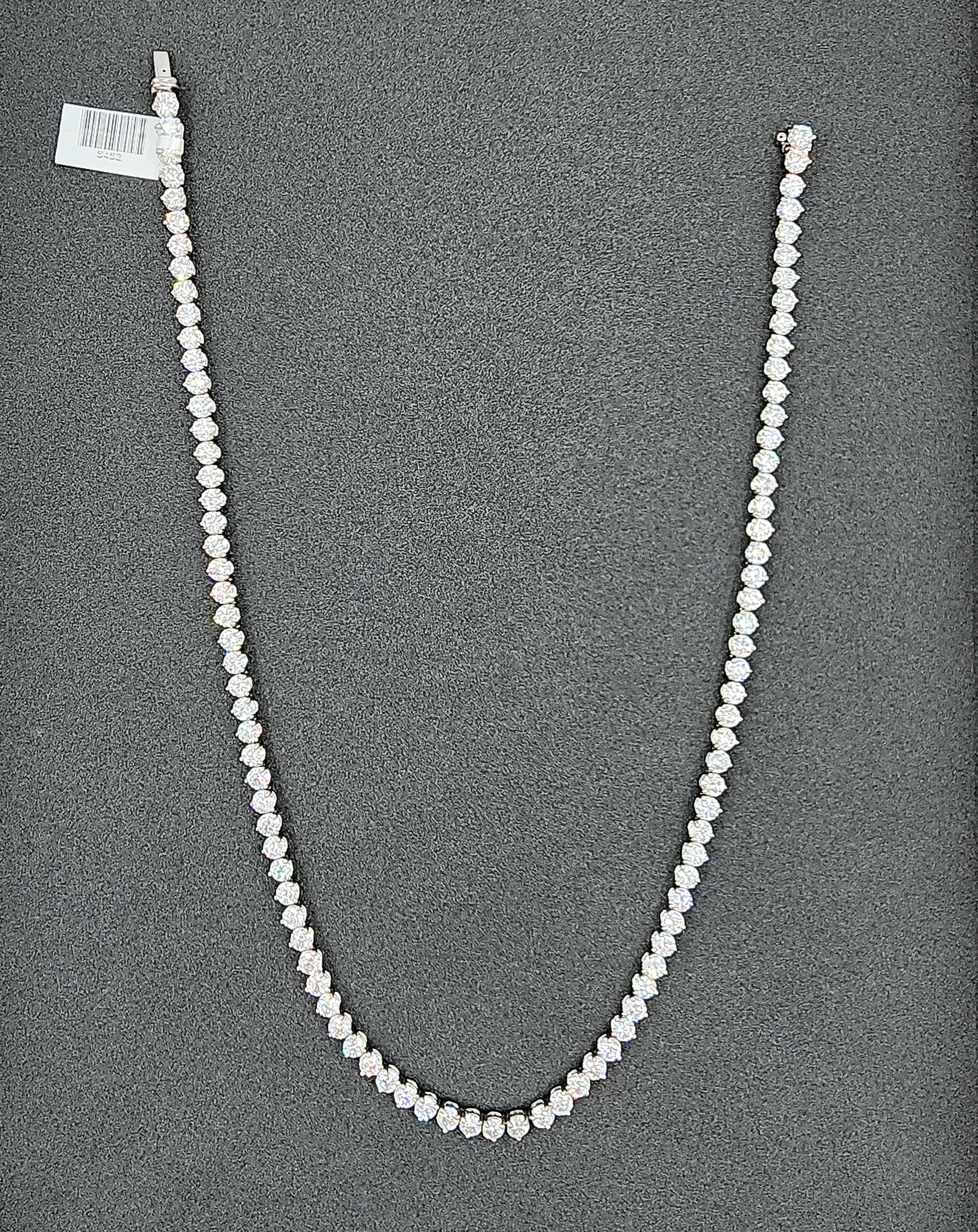 Moderno Collana Tennis con diamanti da 24.10 ct in vendita